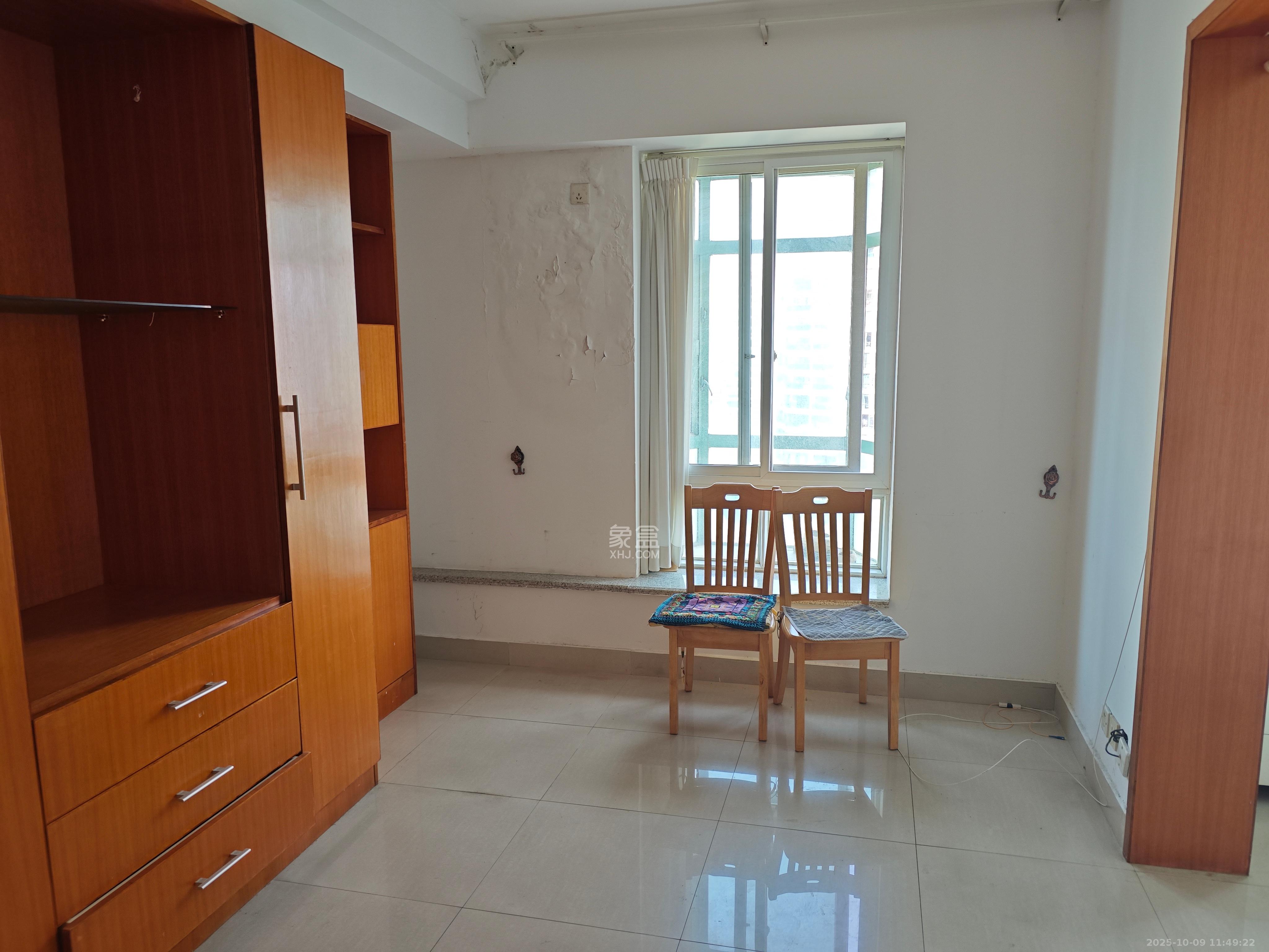 梦泽园 4室2厅2卫 4000.0元/月 梦泽园 4室2厅2卫 4000.0元/月室内图