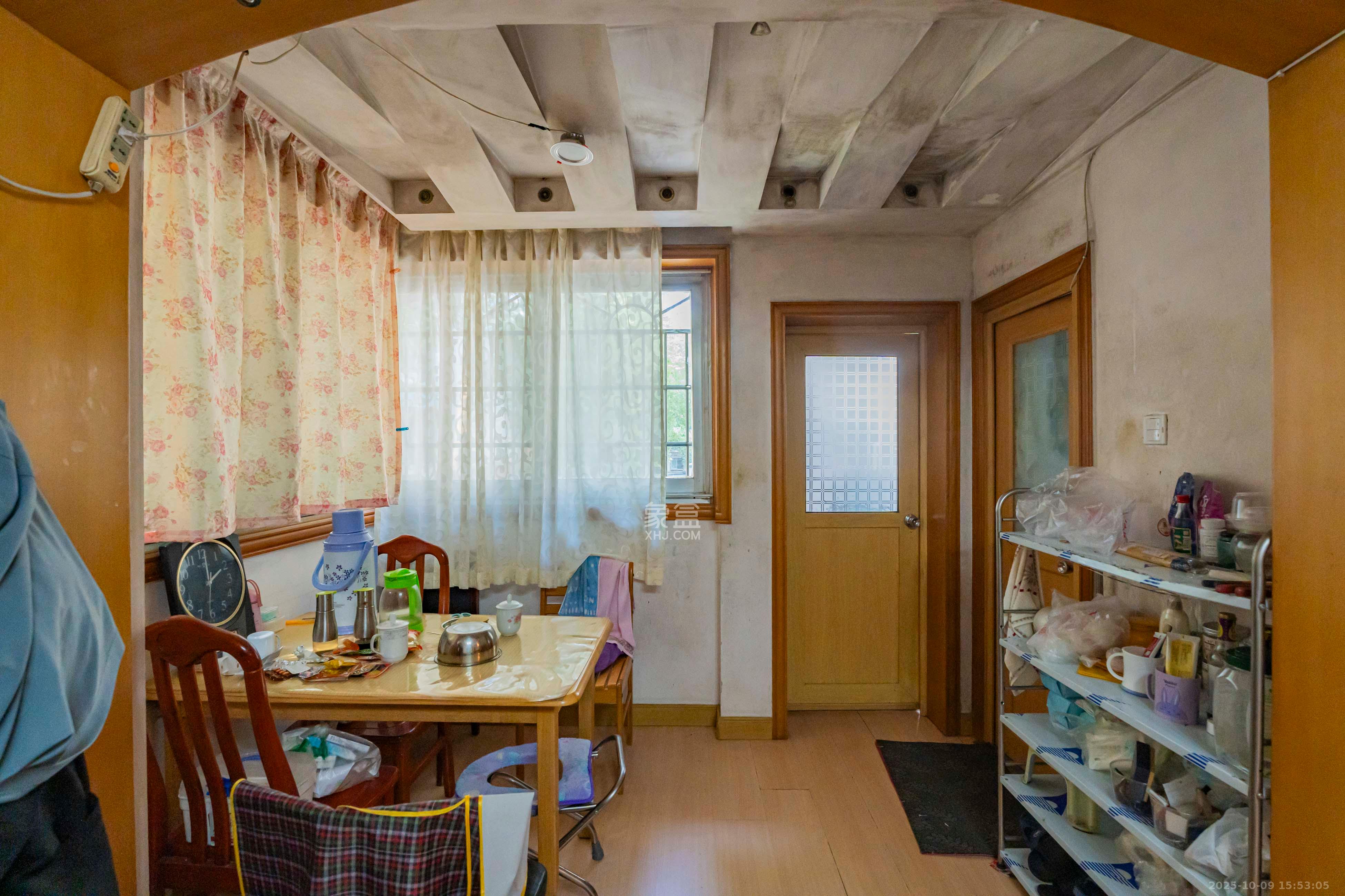 金帆小区  2室2厅1卫    45.0万 金帆小区  2室2厅1卫    45.0万客厅