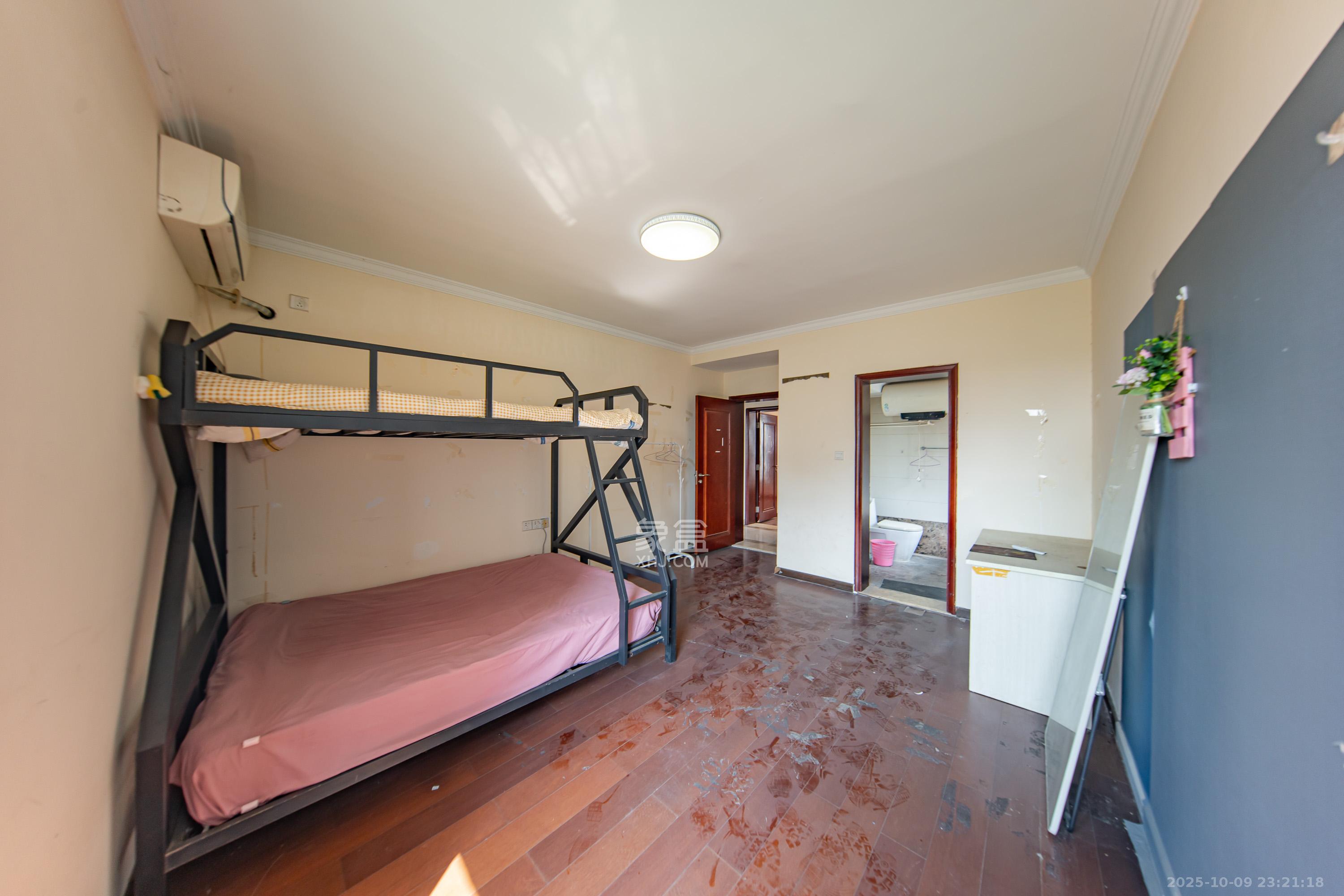 江山帝景雅典  1室2厅1卫    148.0万卧室