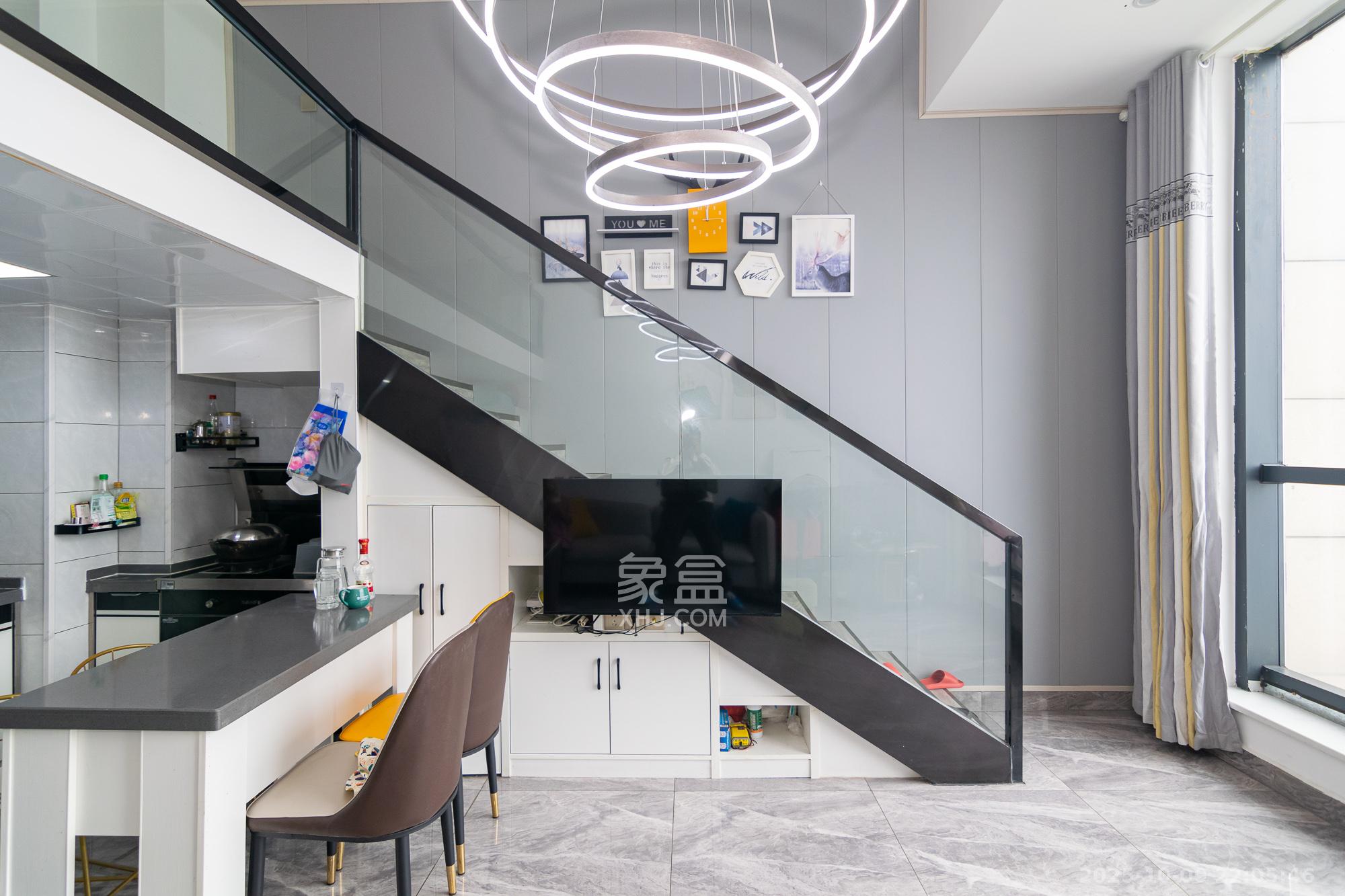 开利星空城市公馆 1室1厅1卫 38.0万 开利星空城市公馆 1室1厅1卫 38.0万客厅