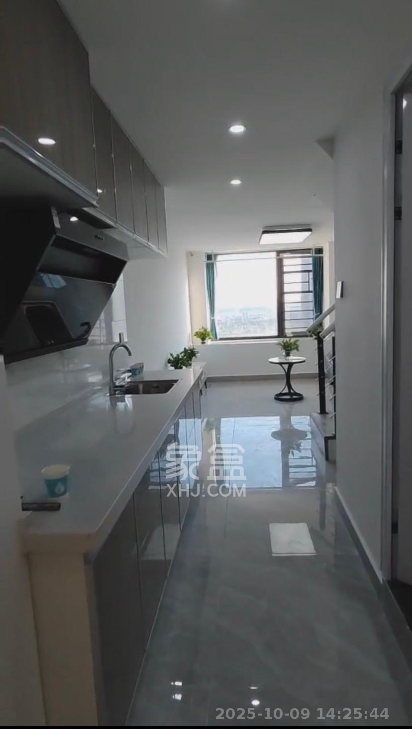 新城悦隽公园  2室1厅1卫    1600.0元/月室内图1