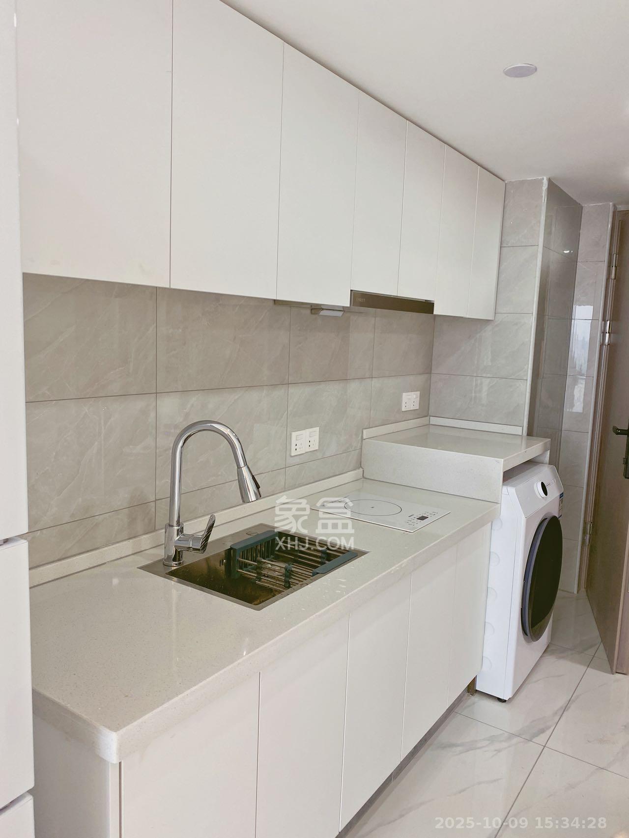 藏珑湖上公馆 2室1厅1卫 2600.0元/月 藏珑湖上公馆 2室1厅1卫 2600.0元/月室内图