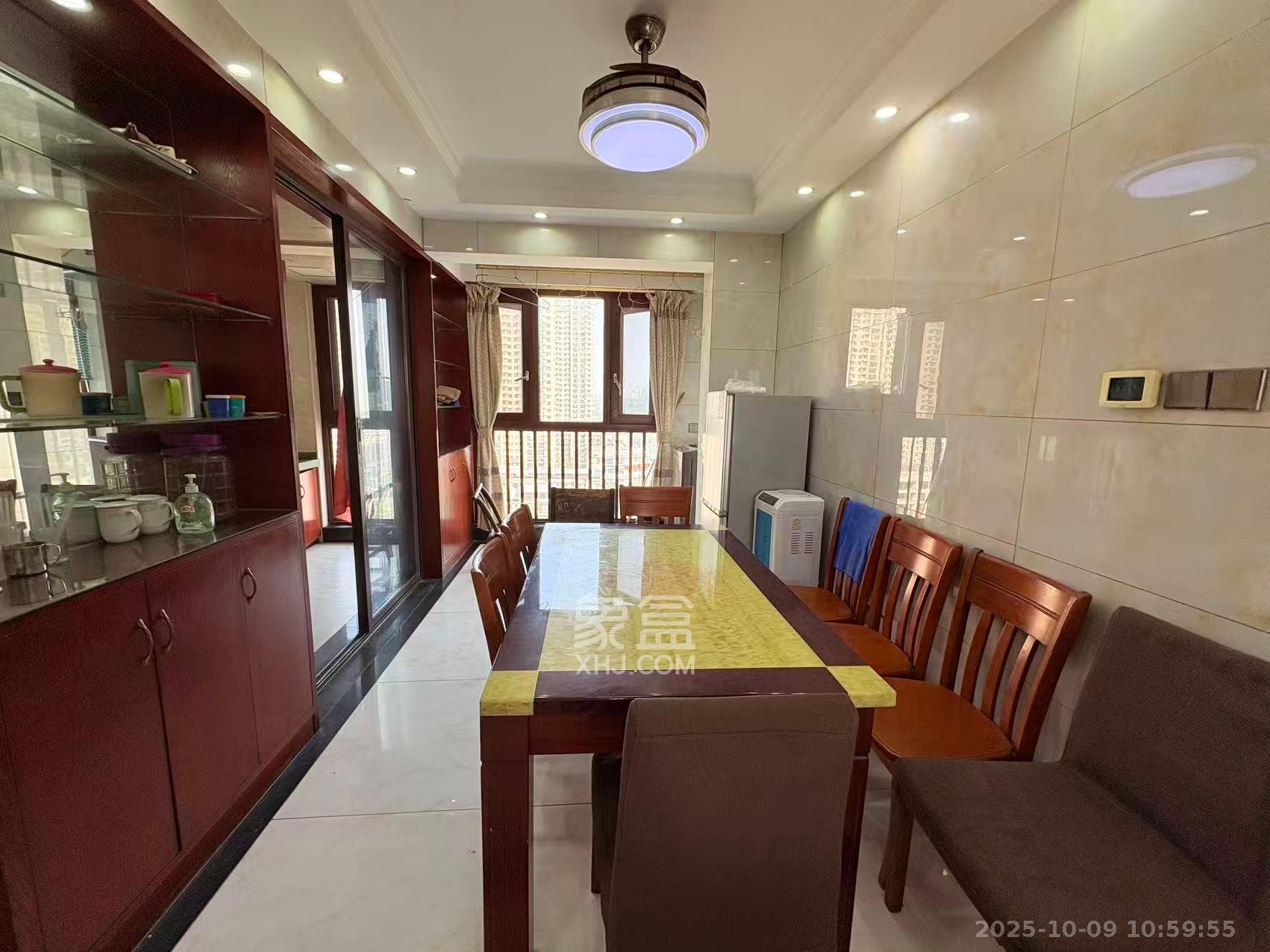 芙蓉万国城MOMA（卓越汇富苑）  3室2厅2卫    2300.0元/月室内图