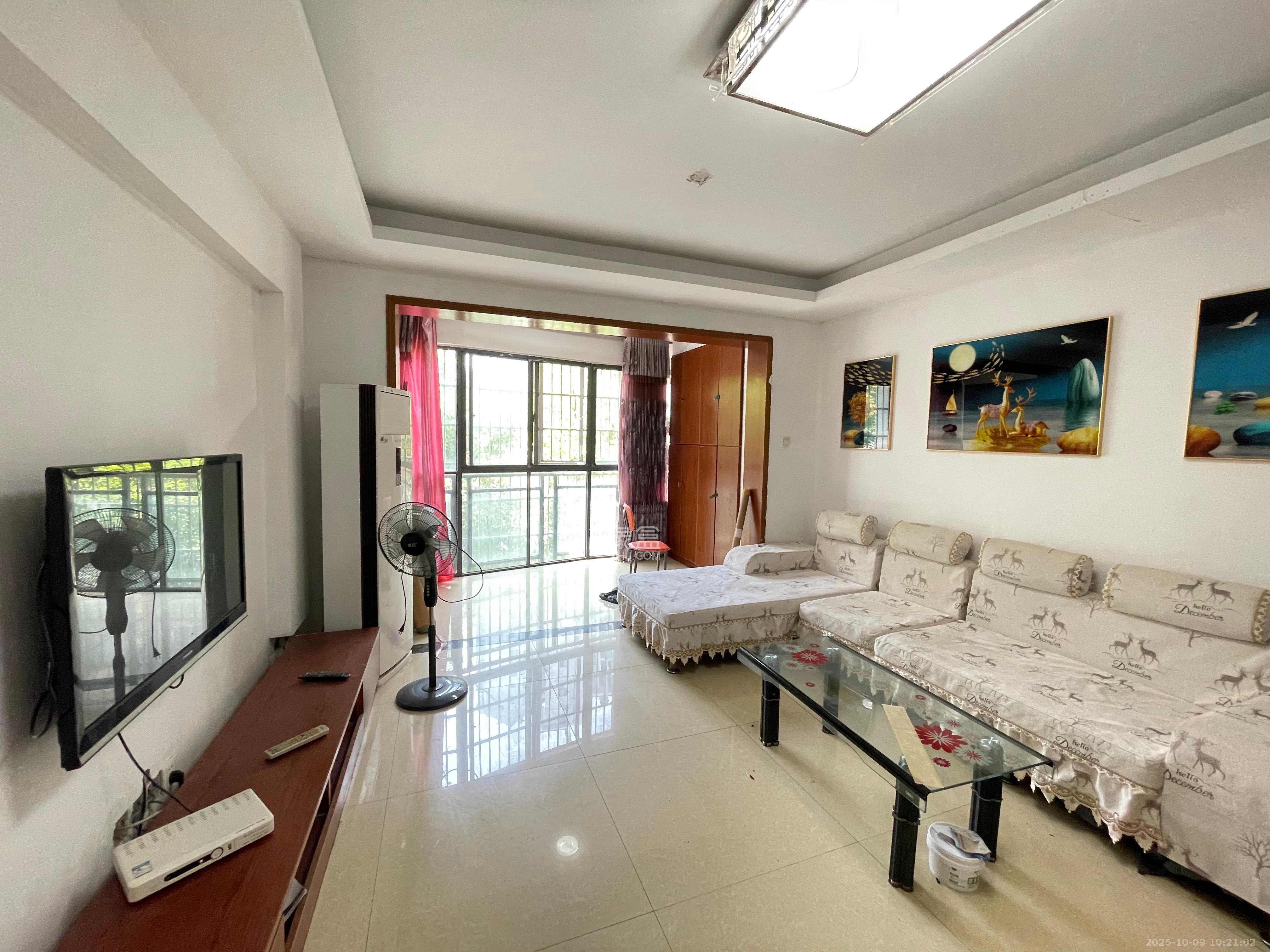 海林馨香雅苑 3室2厅1卫 2400.0元/月 海林馨香雅苑 3室2厅1卫 2400.0元/月室内图