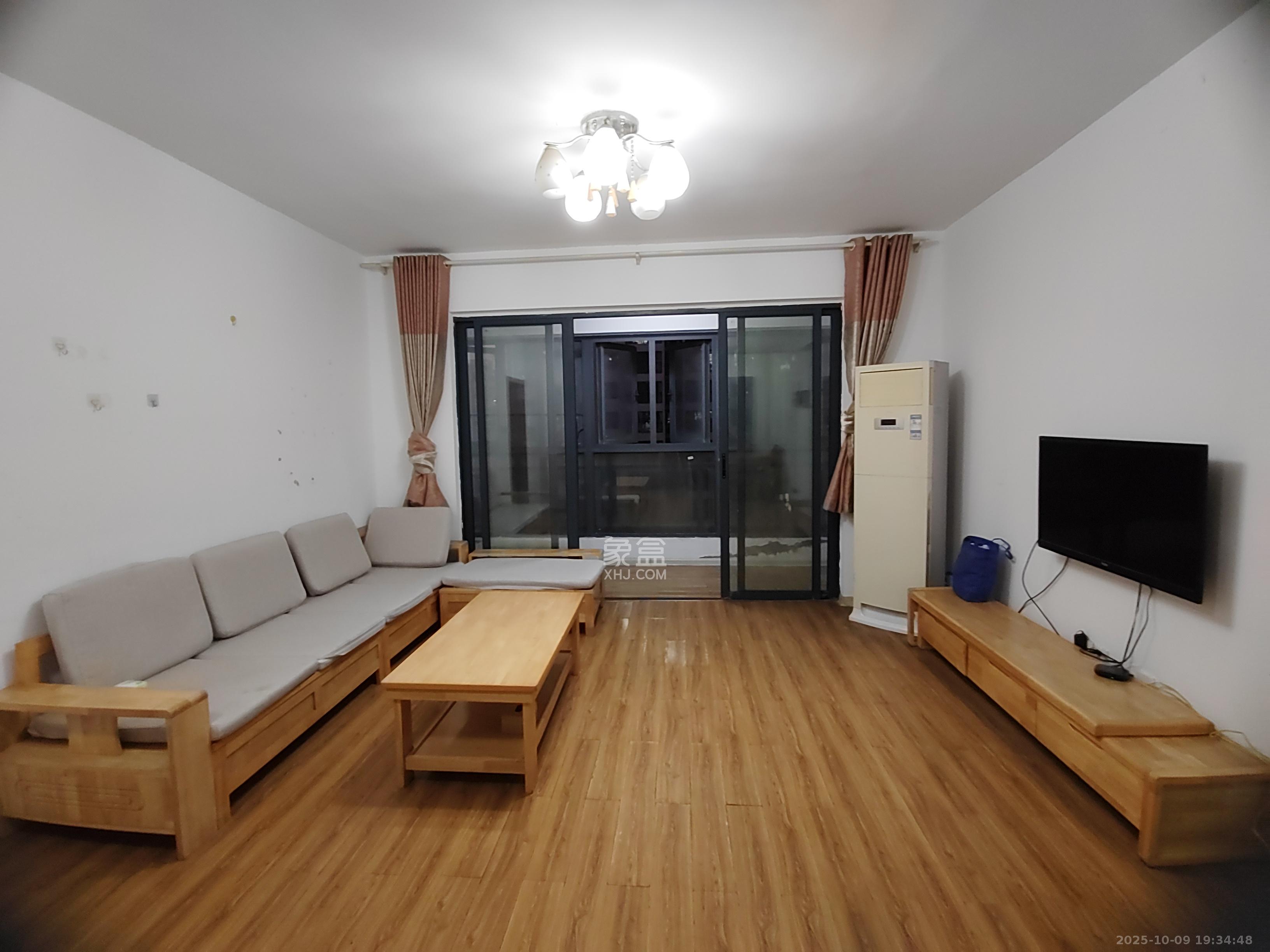 奥克斯广场 3室2厅2卫 3200.0元/月 奥克斯广场 3室2厅2卫 3200.0元/月室内图