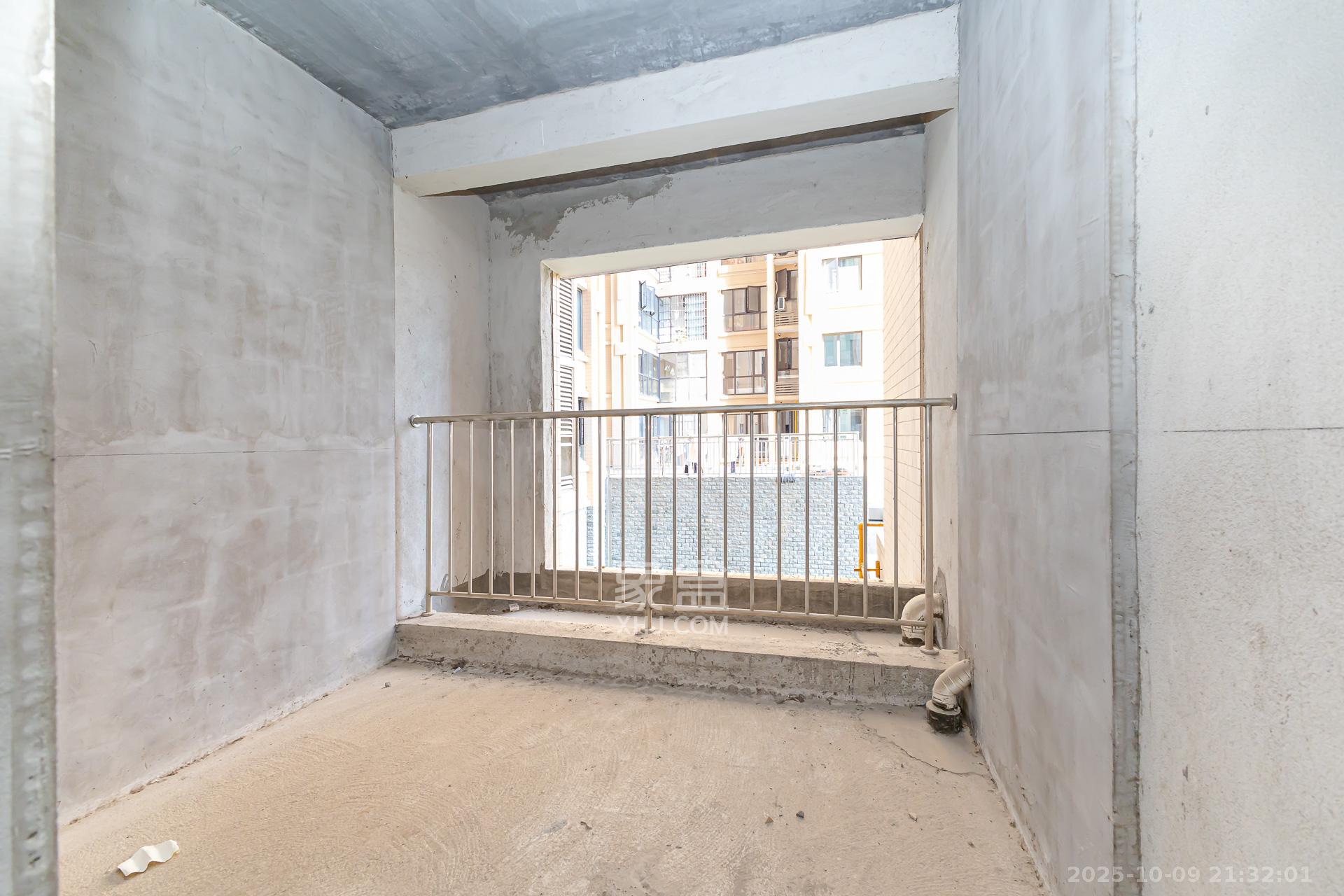 润和又一城  3室2厅2卫    70.0万卧室