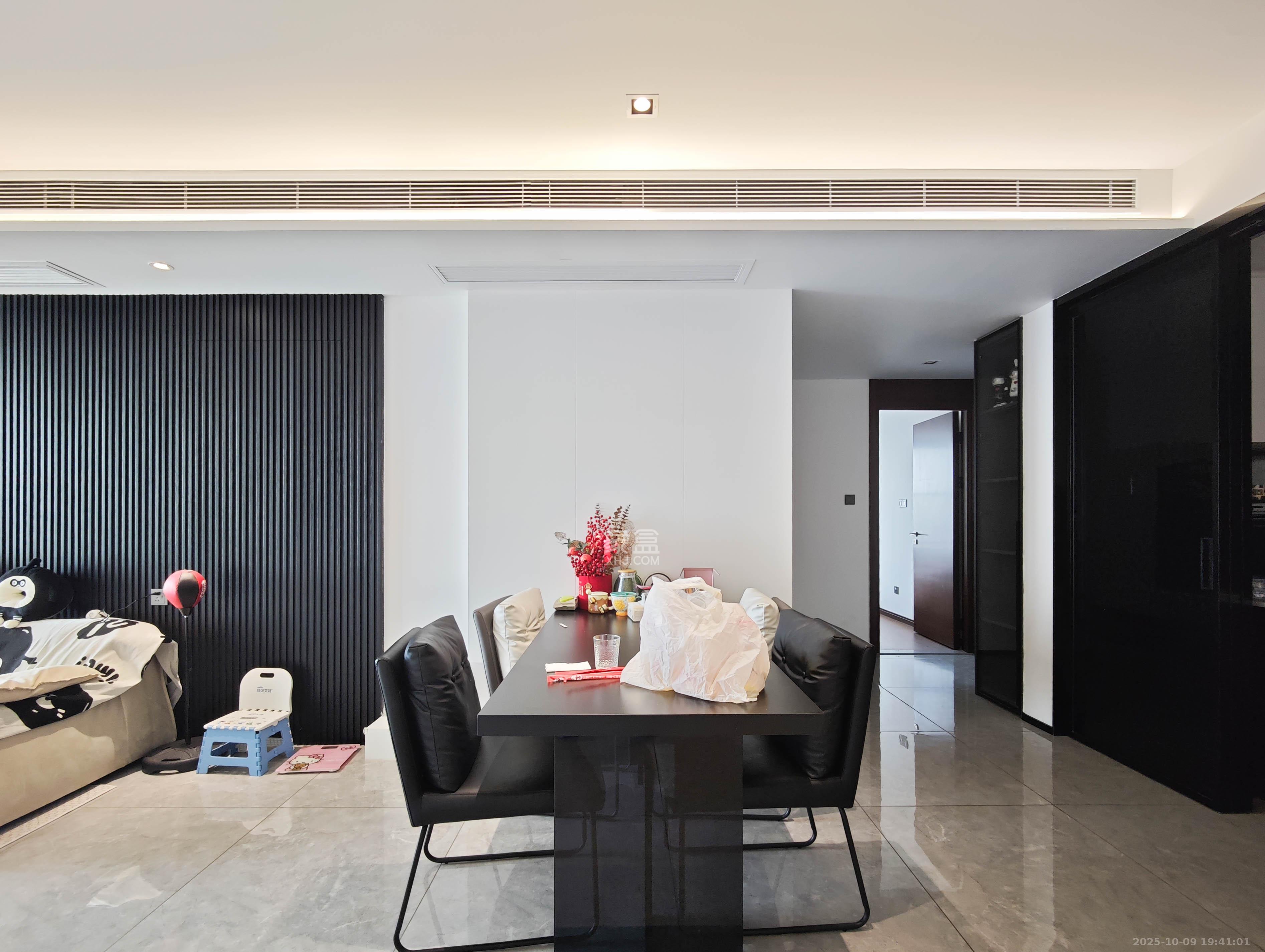 万科魅力之城  4室2厅2卫    185.0万其他