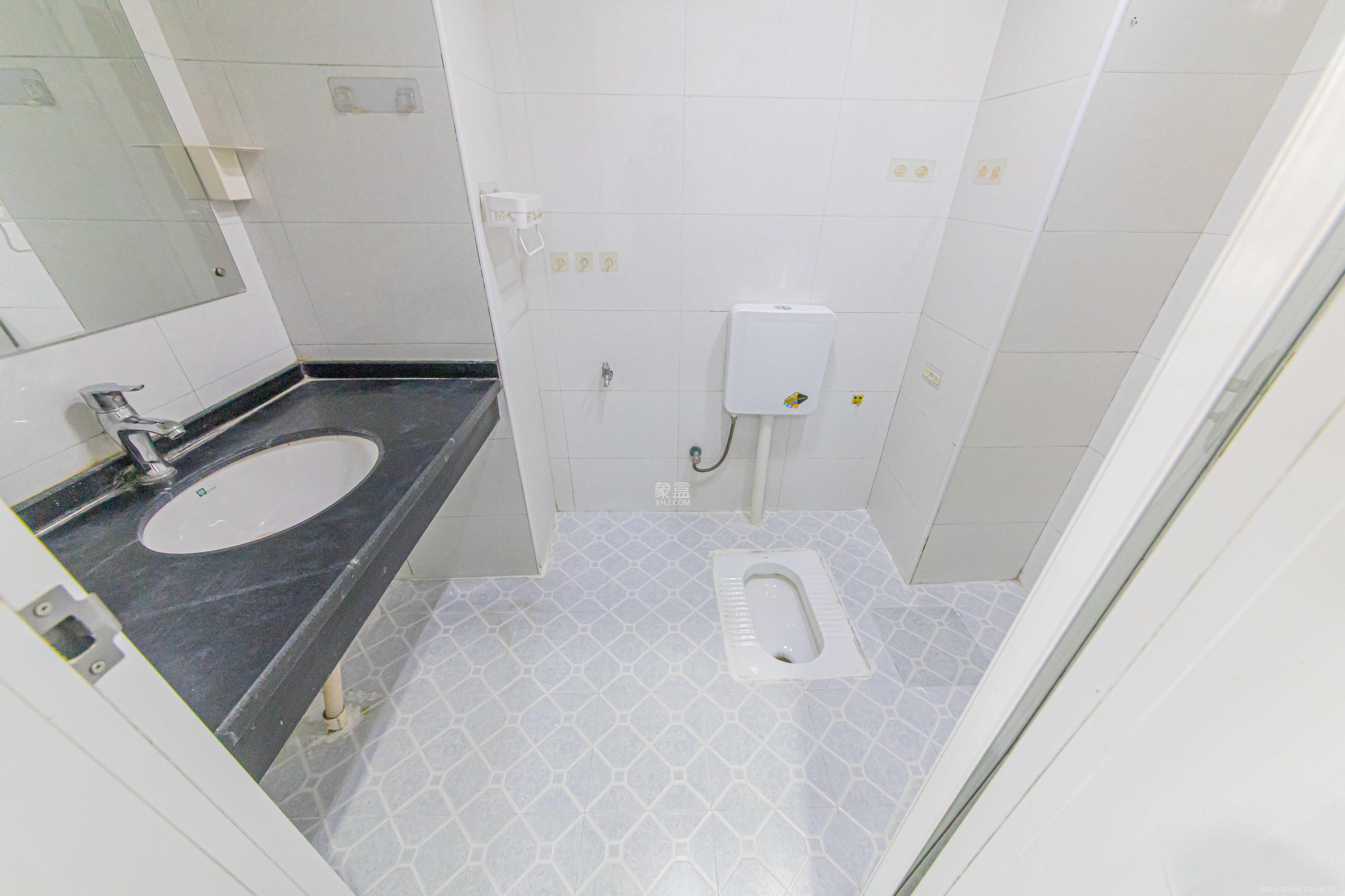 鑫远和城（一、二期）  1室1厅1卫    32.0万卫生间