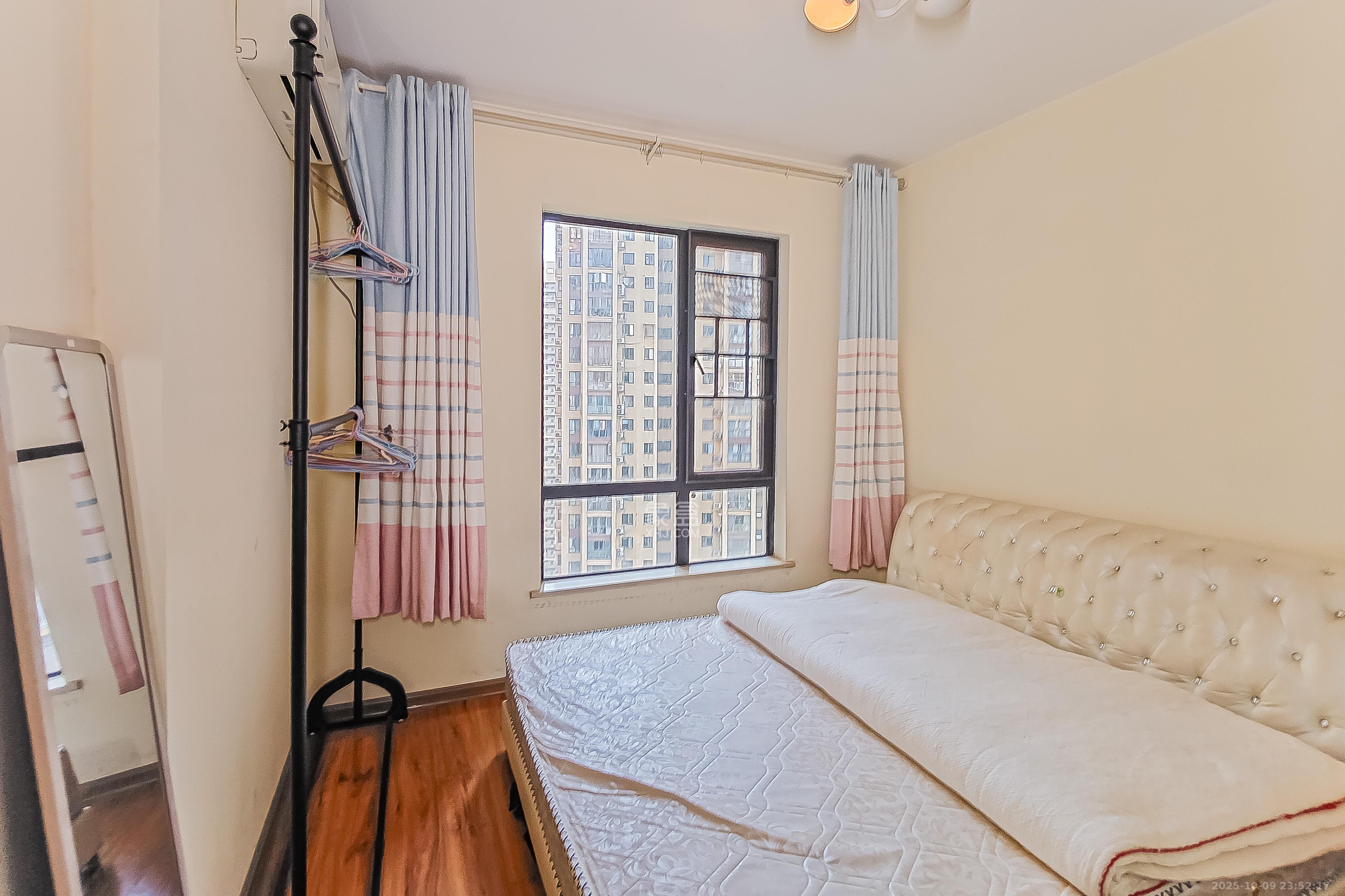 乾城(兴旺乾城) 3室2厅1卫 76.8万 乾城(兴旺乾城) 3室2厅1卫 76.8万卧室