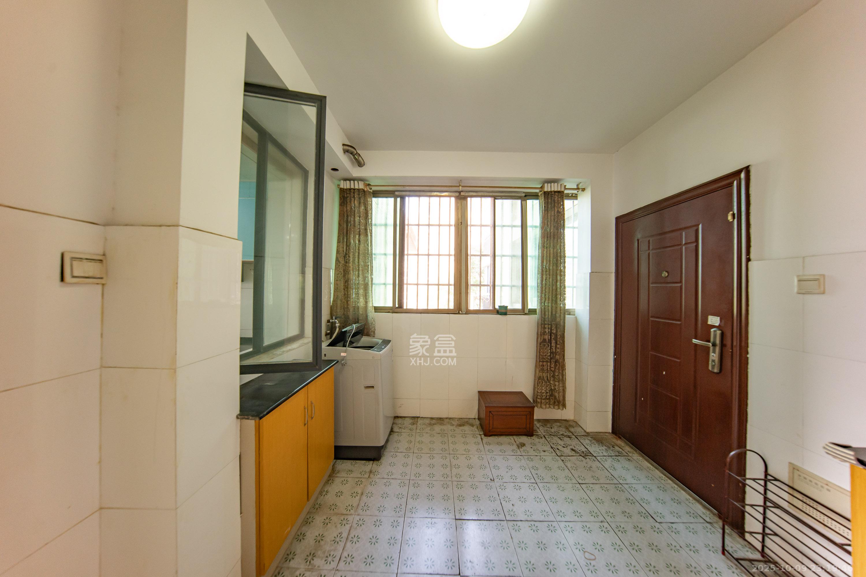 枫华府第 3室2厅2卫 68.0万 枫华府第 3室2厅2卫 68.0万其他