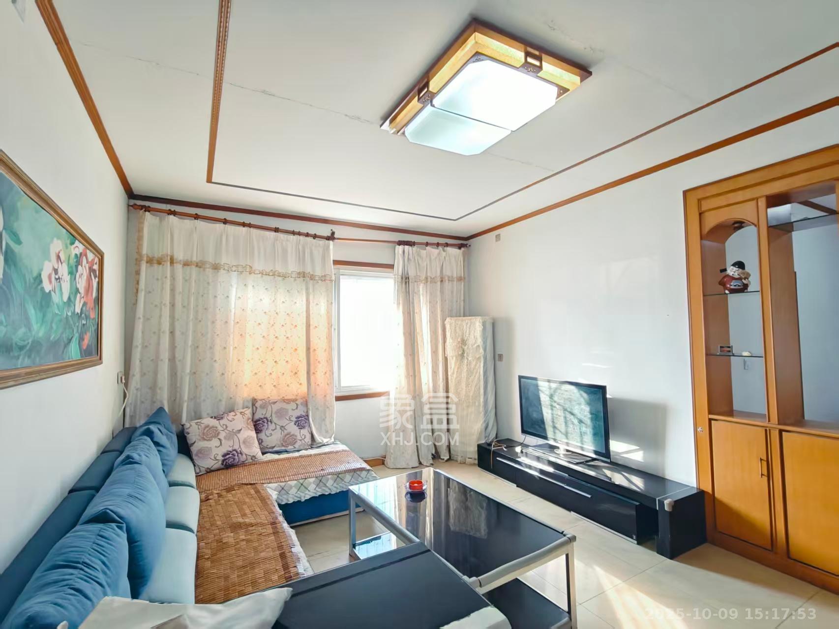 长无小区 2室2厅1卫 1300.0元/月 长无小区 2室2厅1卫 1300.0元/月室内图