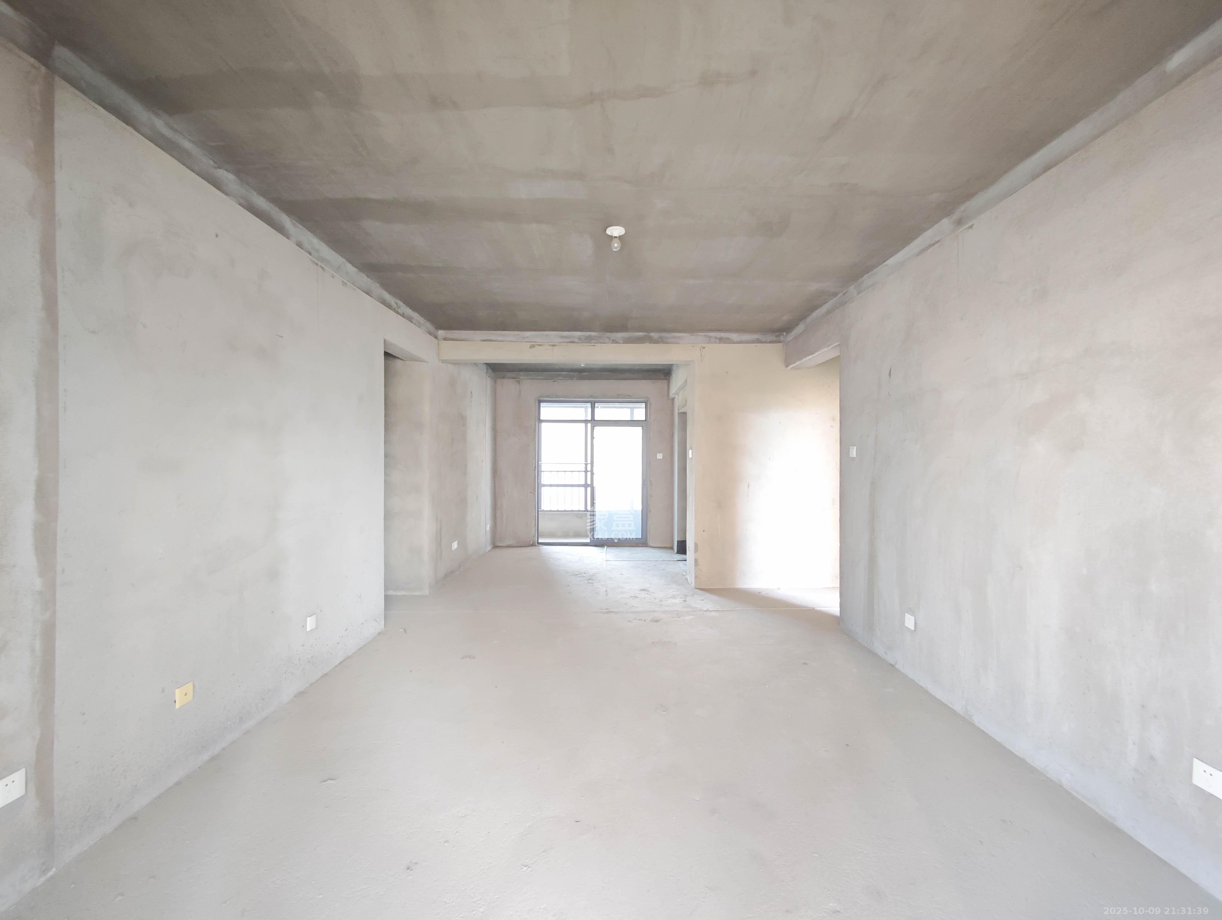 潇湘名城(新里程潇湘名城)  4室2厅2卫    135.0万 潇湘名城(新里程潇湘名城)  4室2厅2卫    135.0万