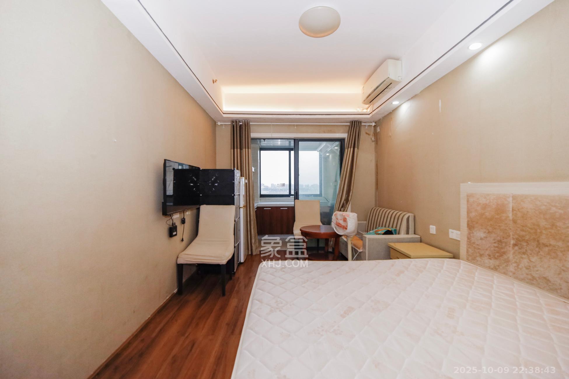 中建木莲工社  1室1厅1卫    22.0万客厅