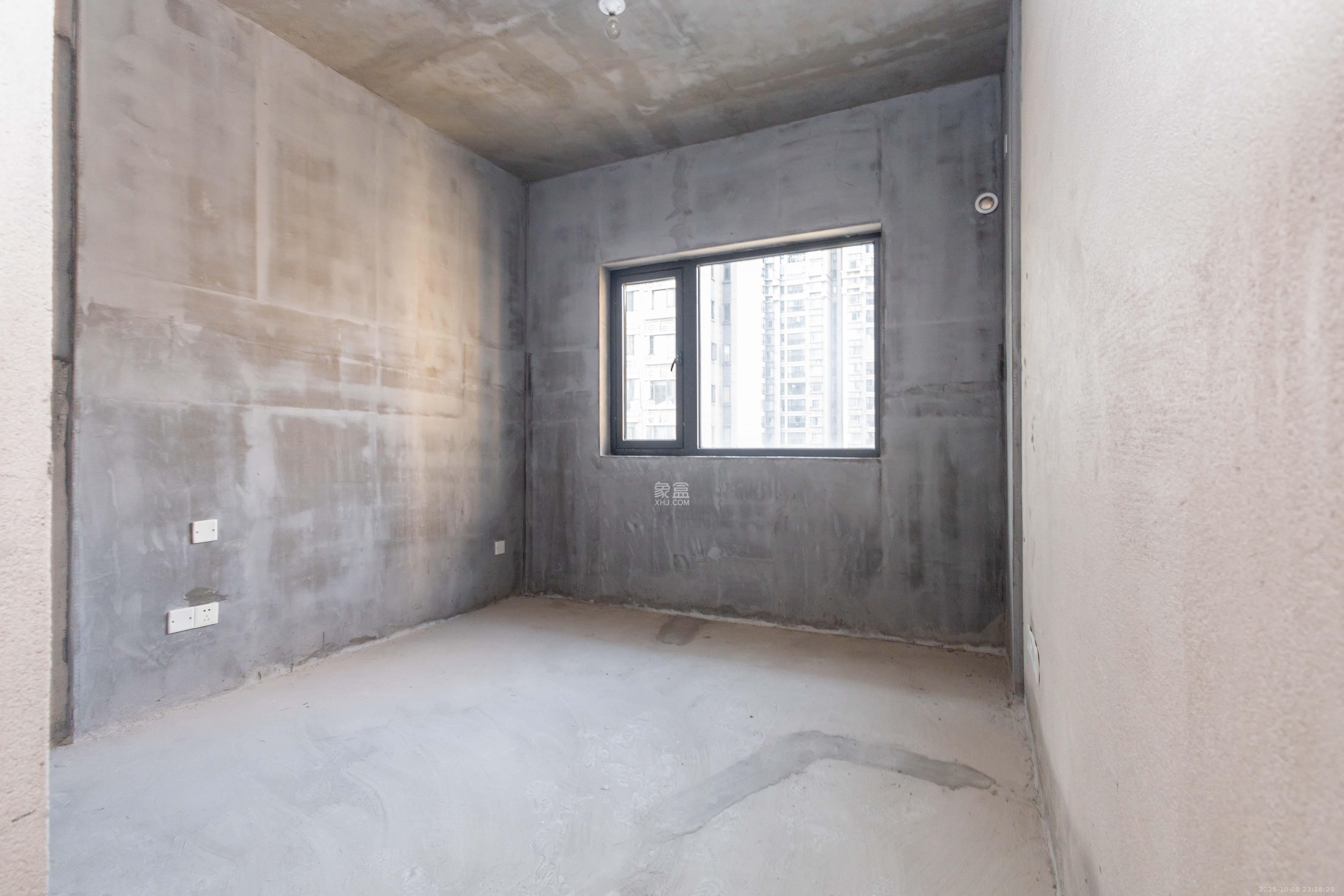 恒大江湾  3室1厅2卫    110.0万卧室