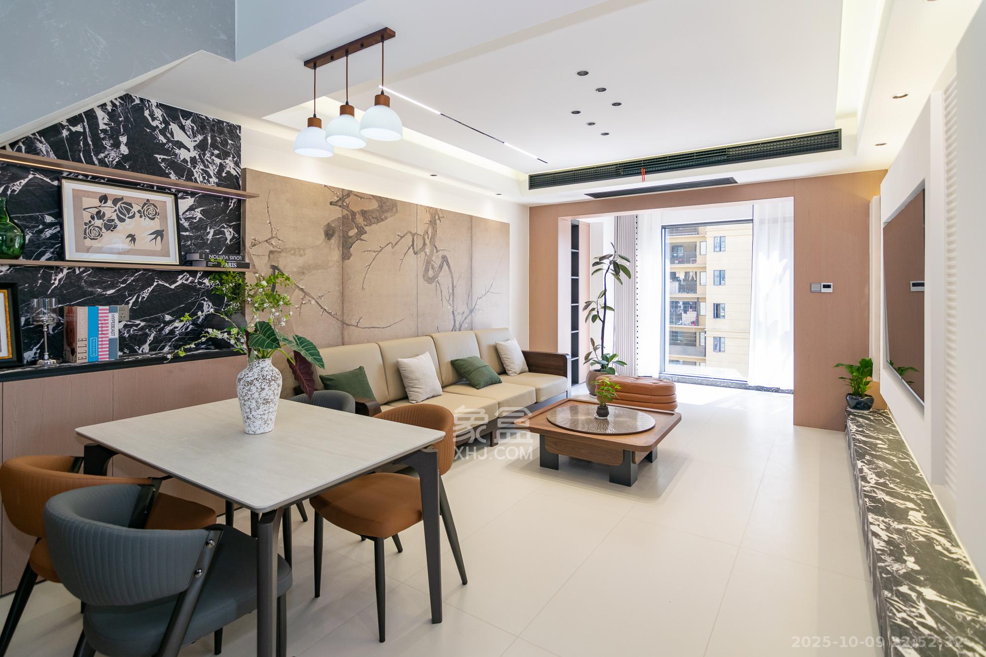 澳海澜庭  4室2厅2卫    99.0万 澳海澜庭  4室2厅2卫    99.0万客厅