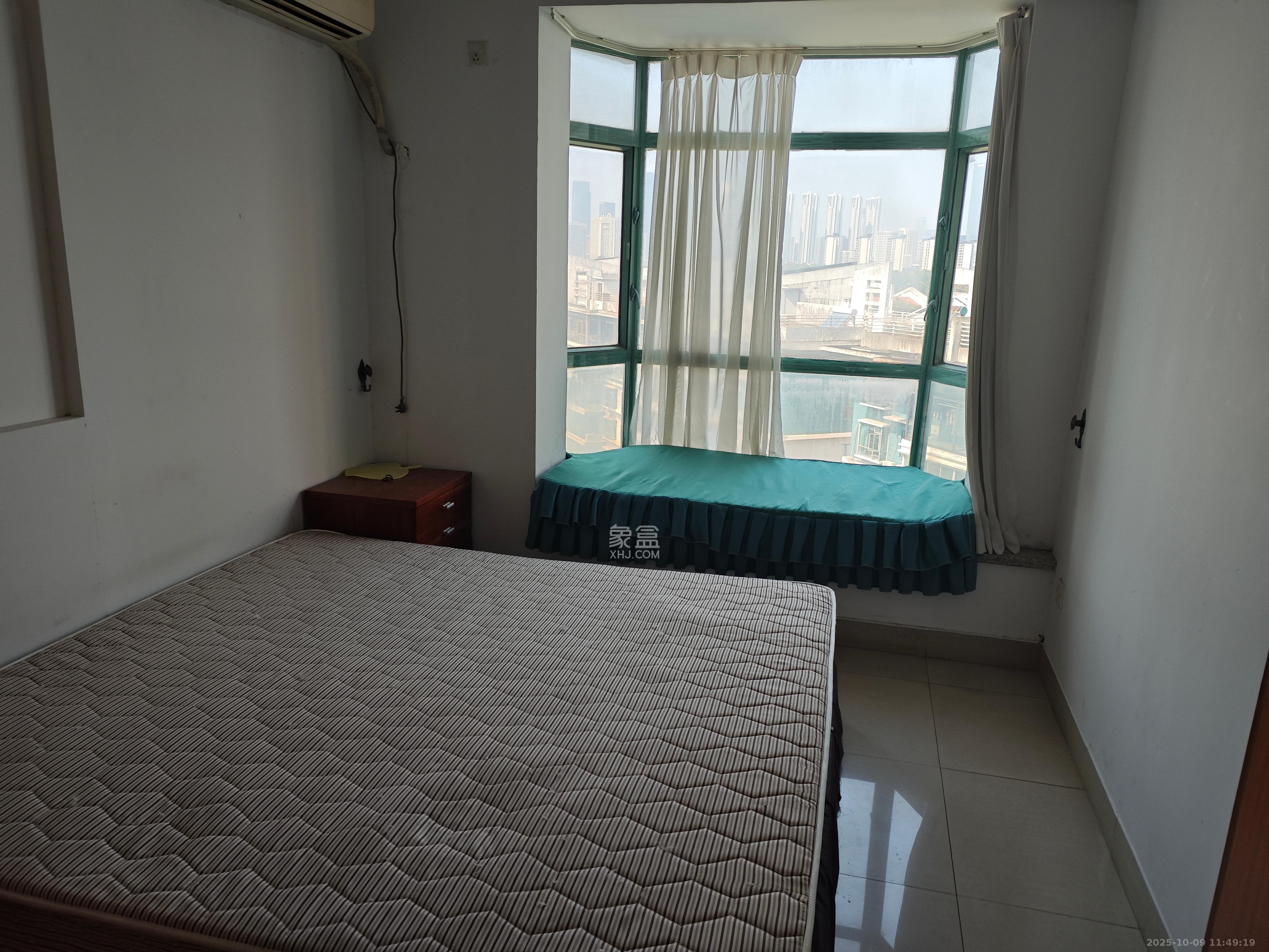 梦泽园 4室2厅2卫 4000.0元/月 梦泽园 4室2厅2卫 4000.0元/月室内图