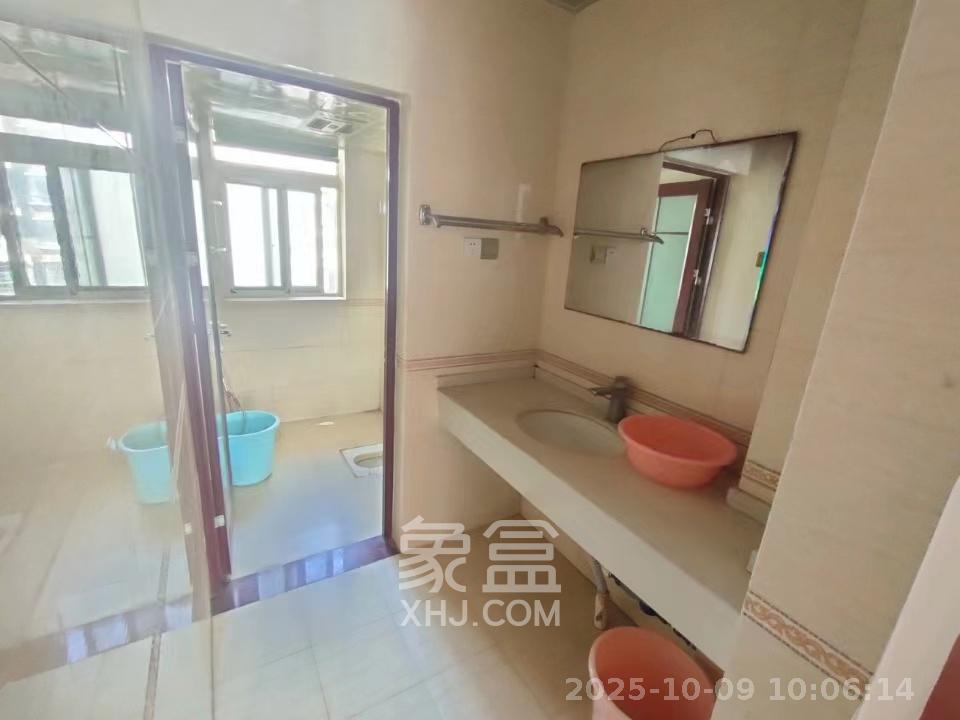 海利科院佳园  3室2厅2卫    2400.0元/月 海利科院佳园  3室2厅2卫    2400.0元/月室内图