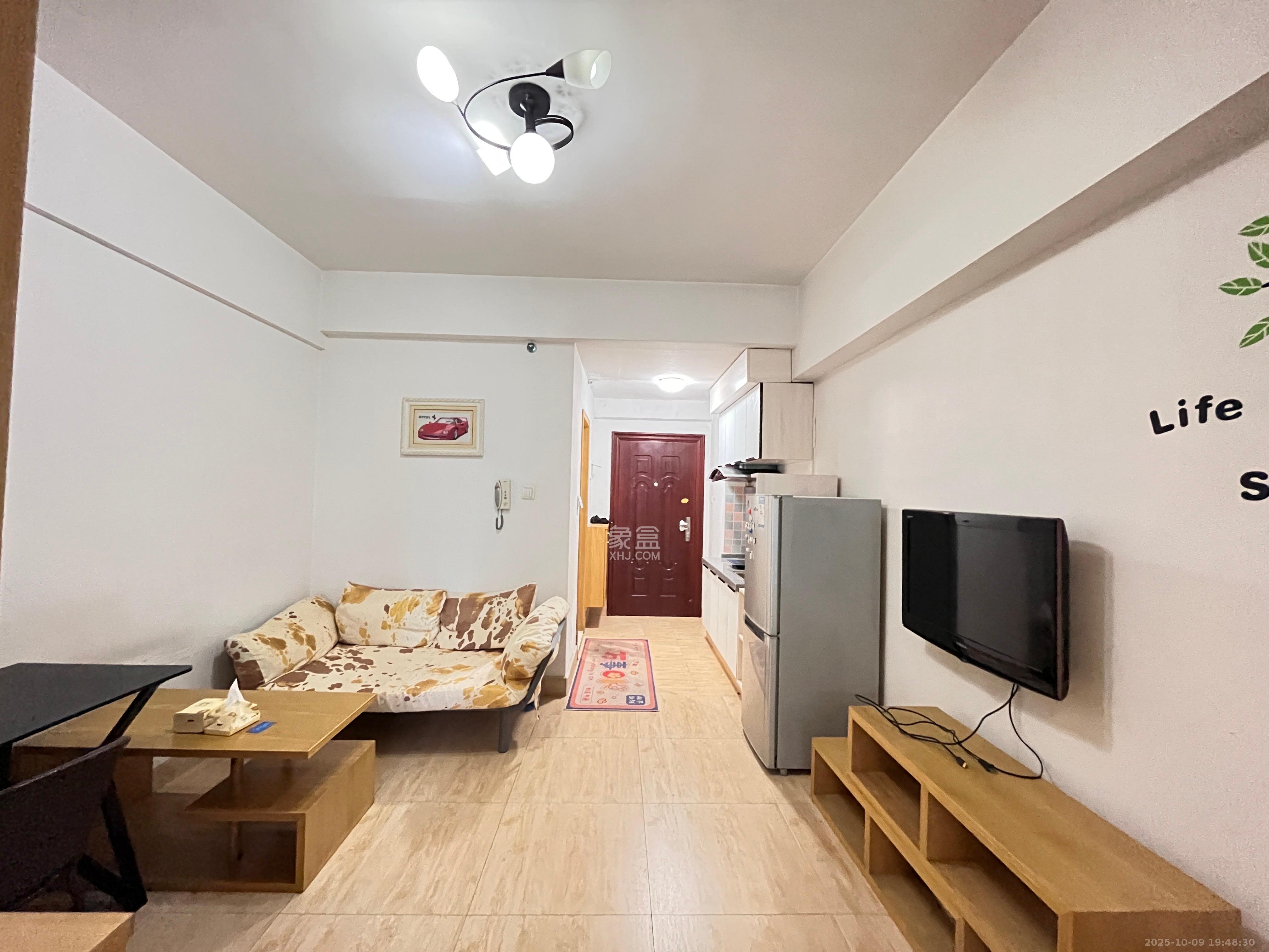 名富公寓  1室1厅1卫    1700.0元/月室内图