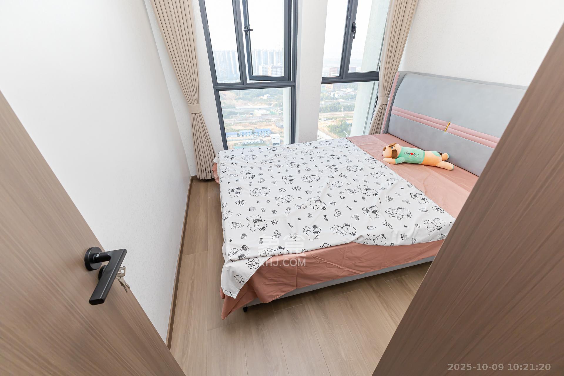 勤诚达新界  5室2厅2卫    119.8万卧室