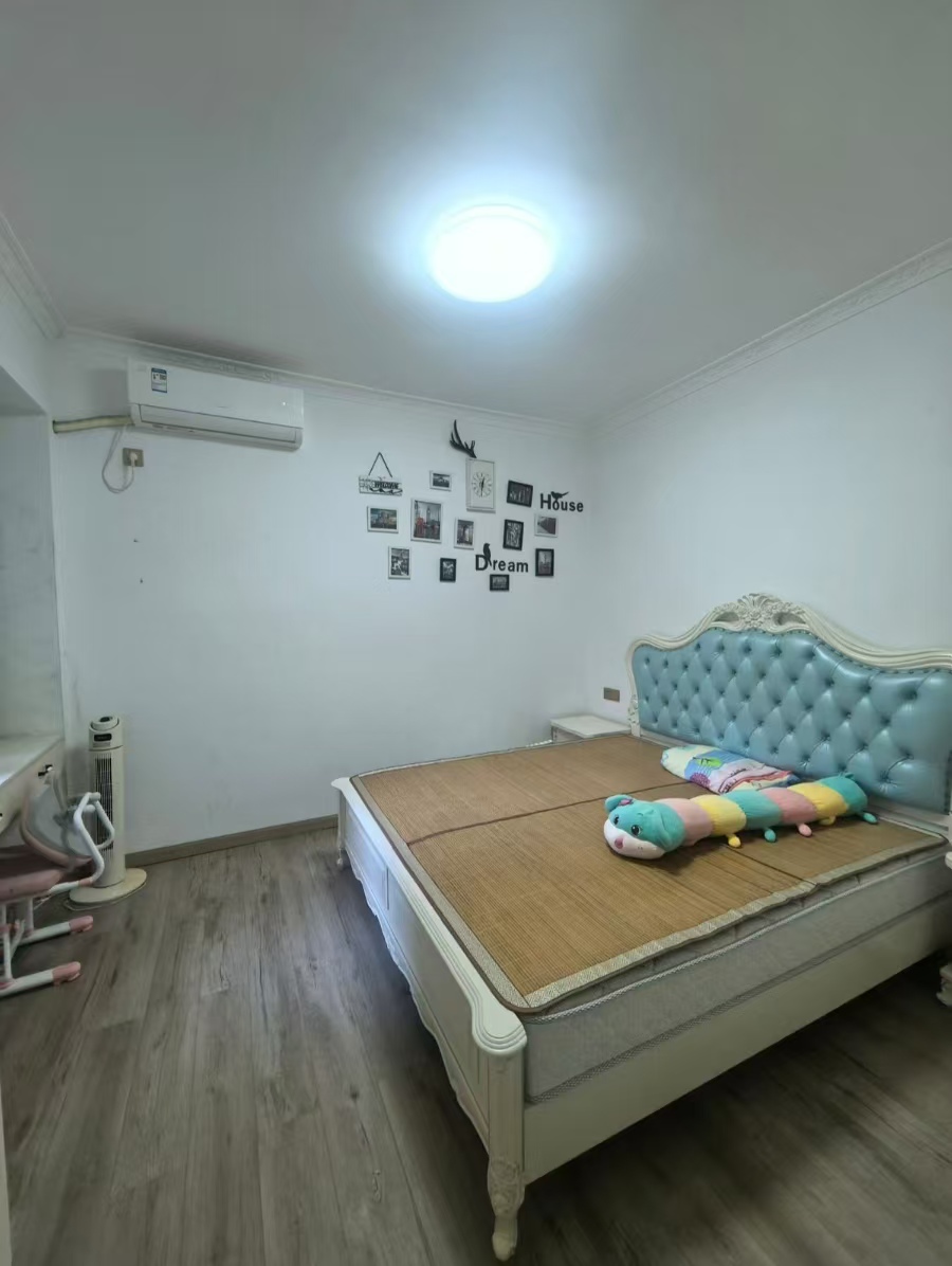 五江碧桂园城市广场  3室2厅2卫    68.0万客厅