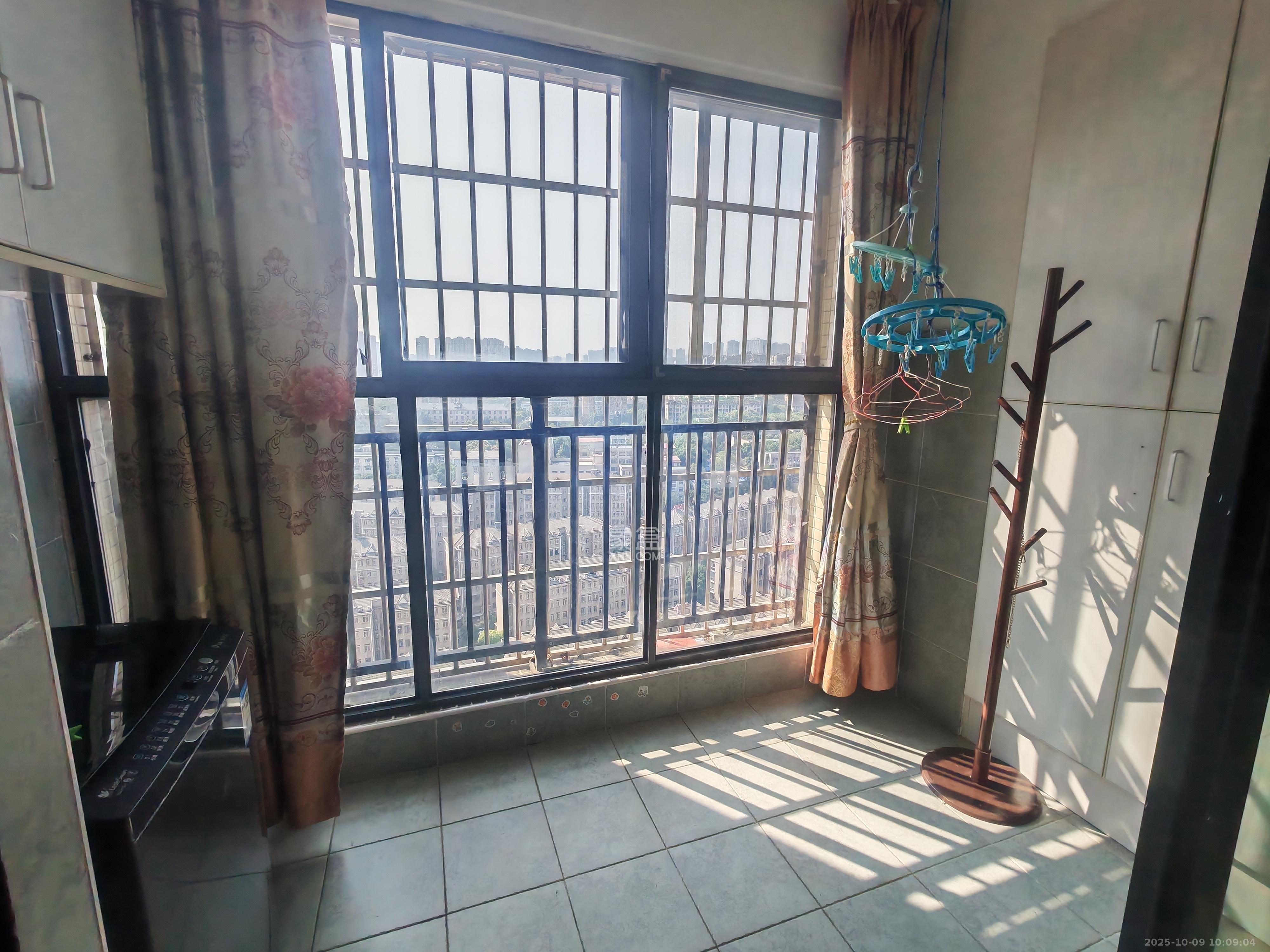 景塘家园  3室2厅1卫    2000.0元/月室内图