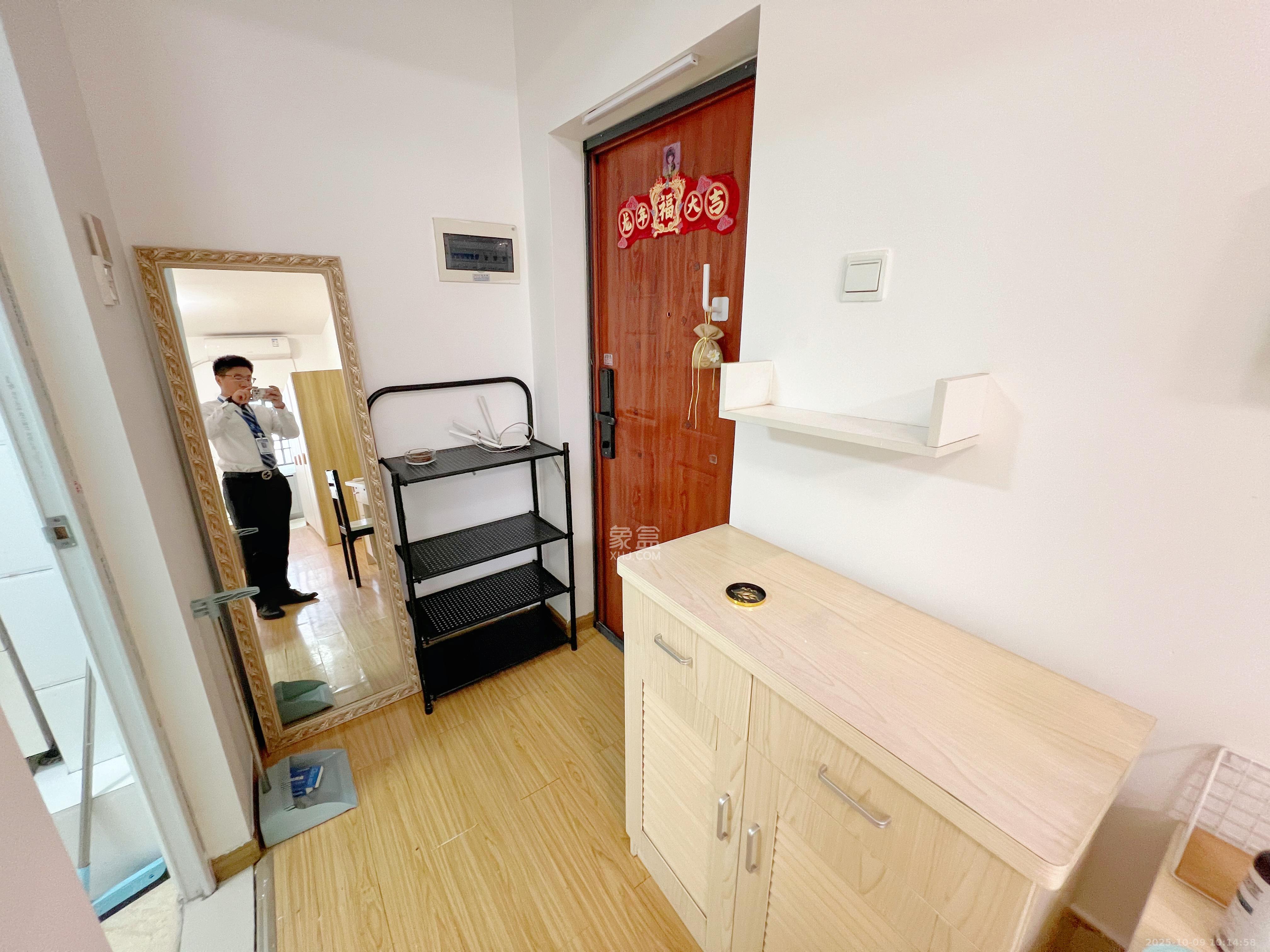 中城丽景香山园  1室1厅1卫    1600.0元/月室内图