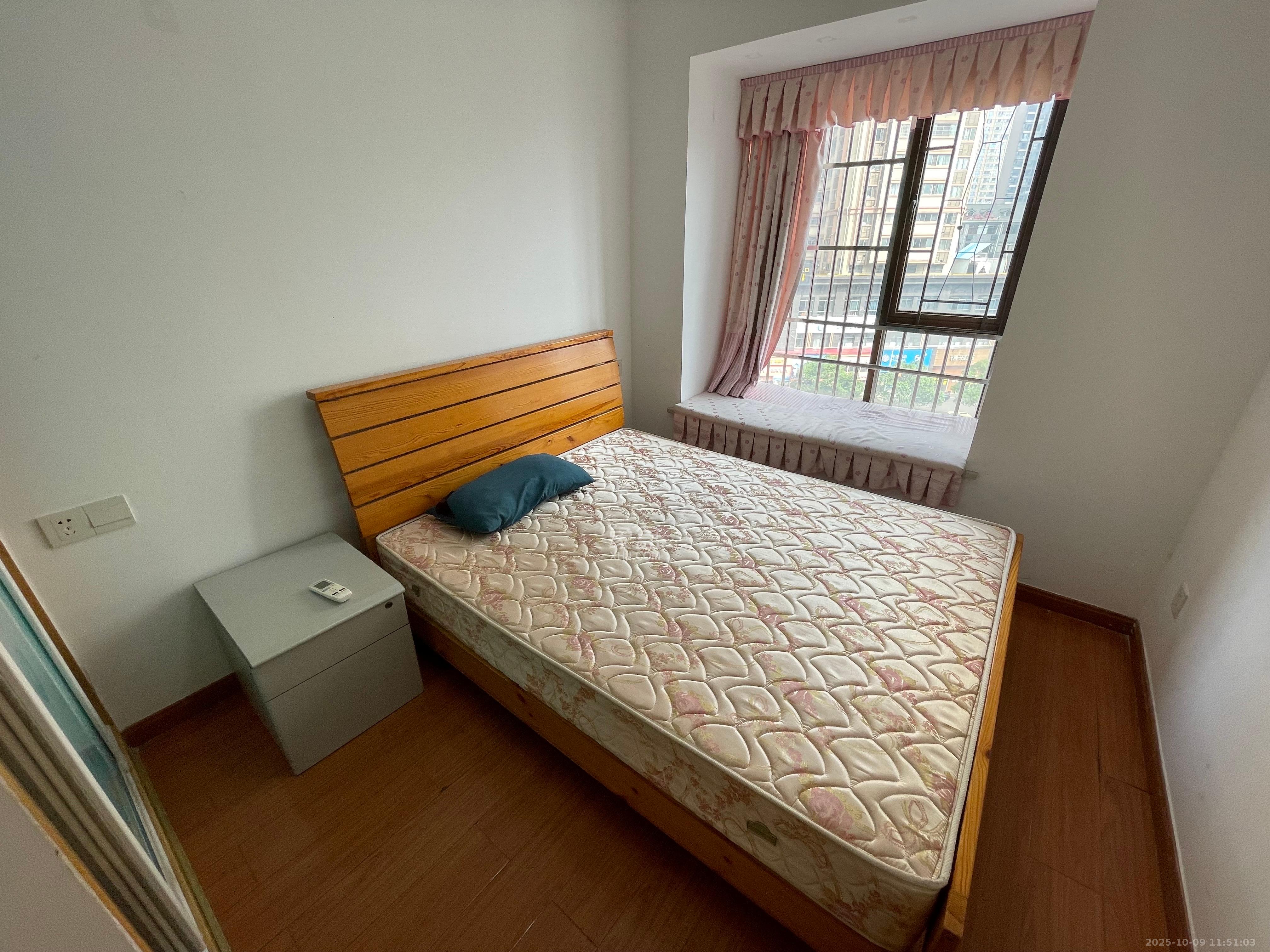 高信向日葵  3室2厅1卫    2600.0元/月室内图