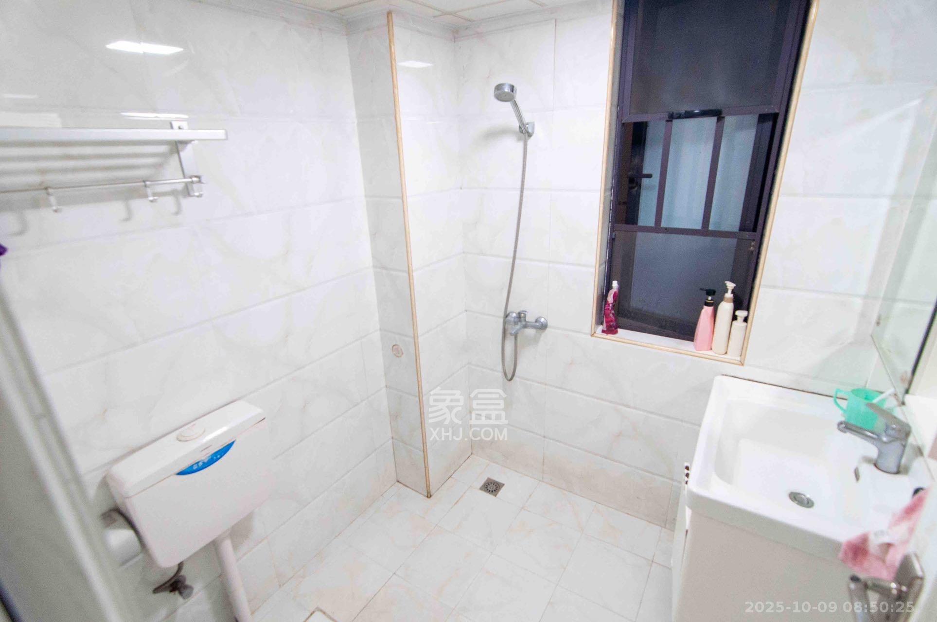 达美D6区  1室1厅1卫    2100.0元/月室内图