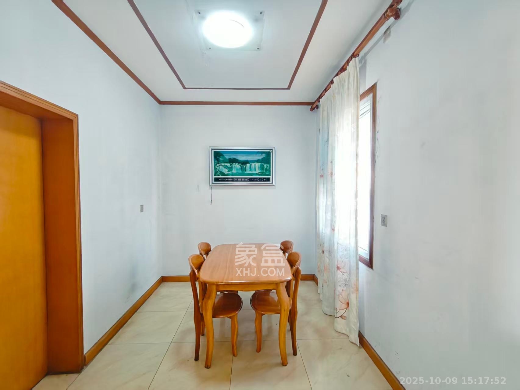 长无小区 2室2厅1卫 1300.0元/月 长无小区 2室2厅1卫 1300.0元/月室内图