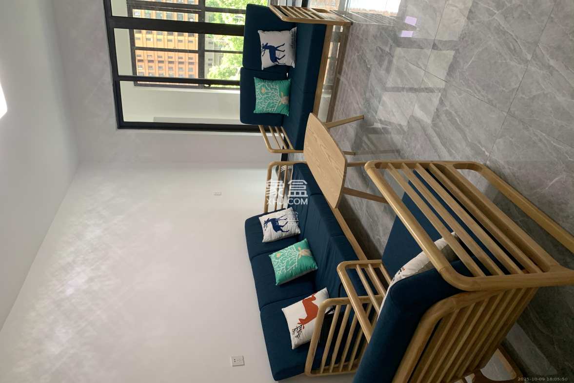 德润小区(丰升德润小区) 4室2厅2卫 3300.0元/月 德润小区(丰升德润小区) 4室2厅2卫 3300.0元/月室内图