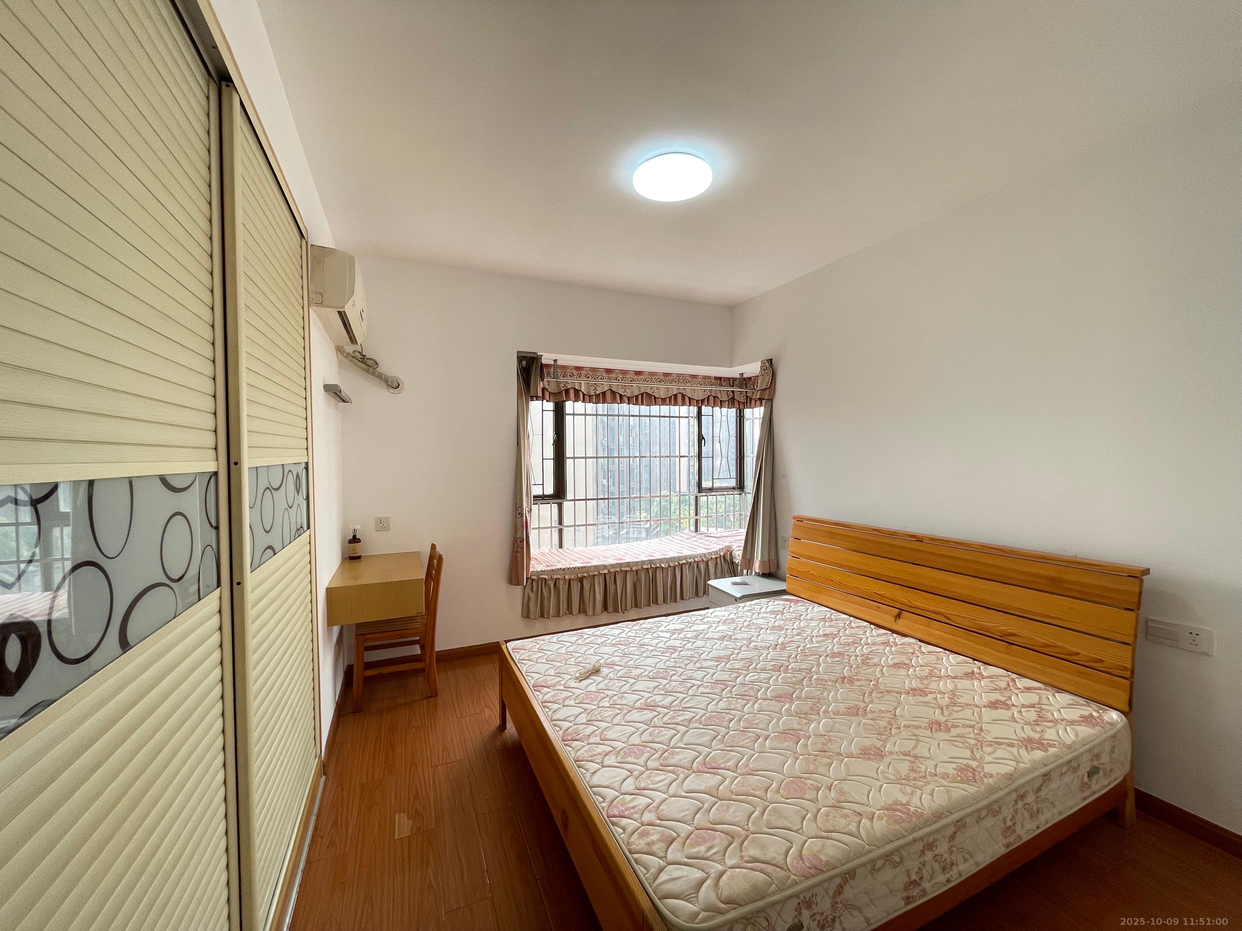 高信向日葵  3室2厅1卫    2600.0元/月室内图