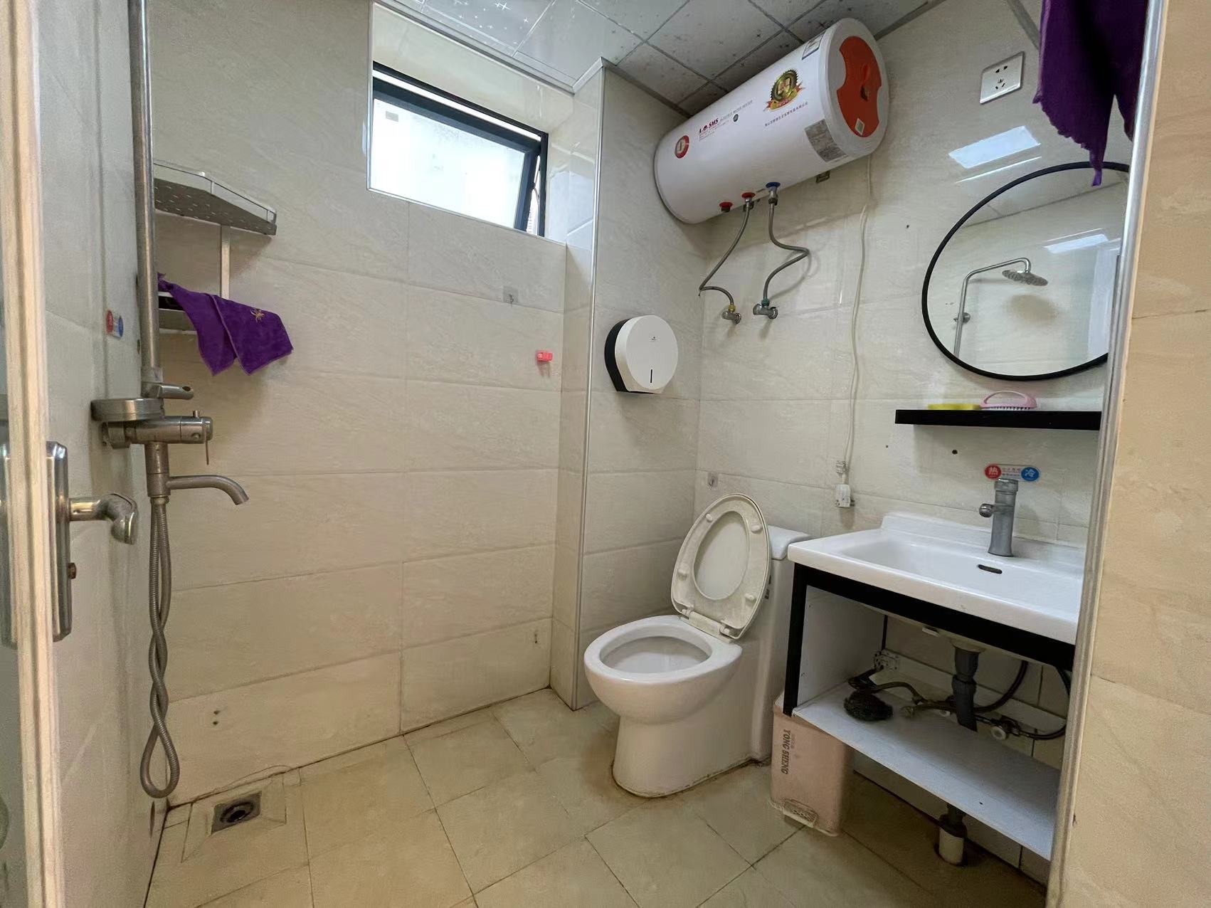 金城SOHO(海岸金城金城国际) 5室3厅2卫 7000.0元/月 金城SOHO(海岸金城金城国际) 5室3厅2卫 7000.0元/月室内图