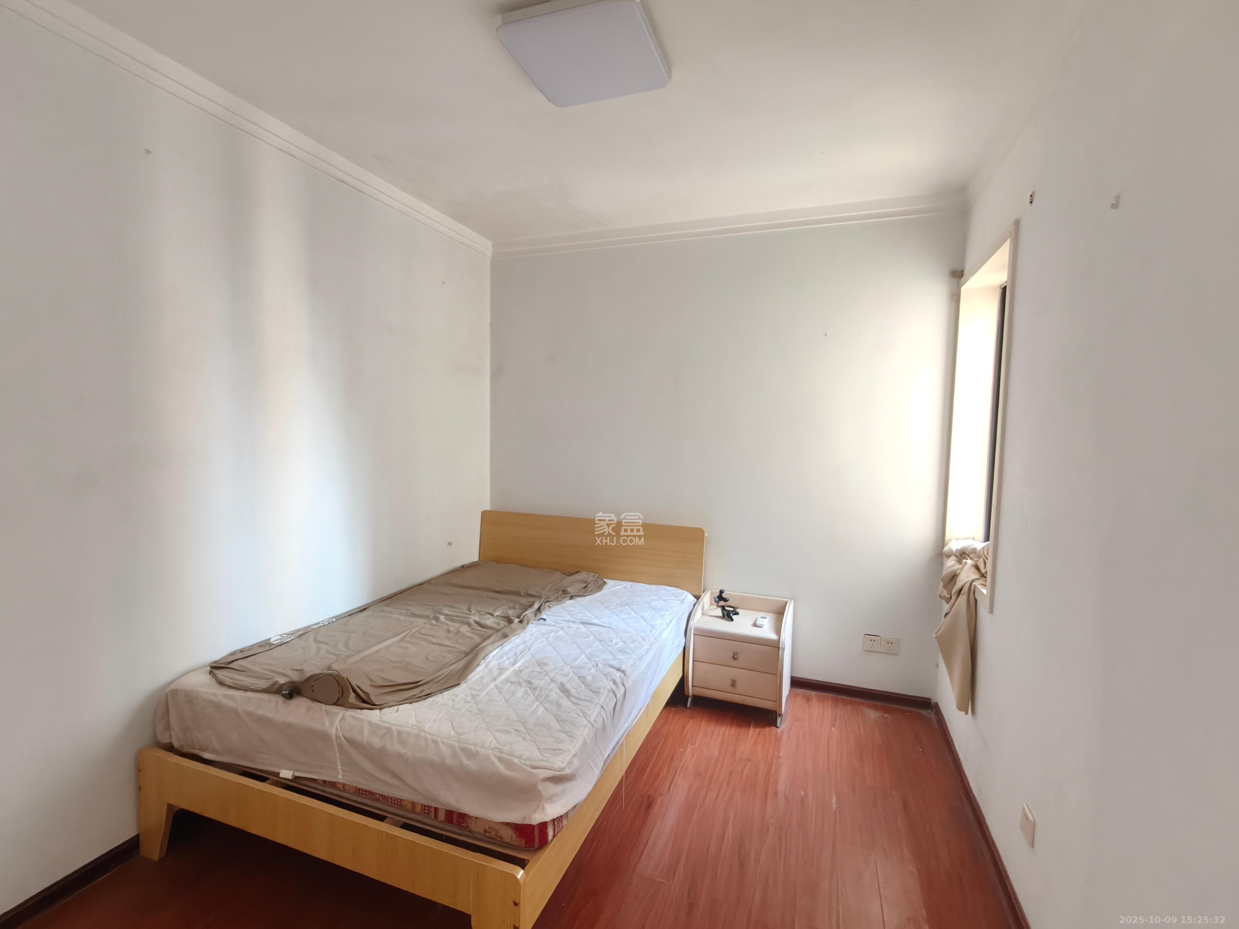 尚都花园城 1室2厅1卫 1700.0元/月 尚都花园城 1室2厅1卫 1700.0元/月室内图