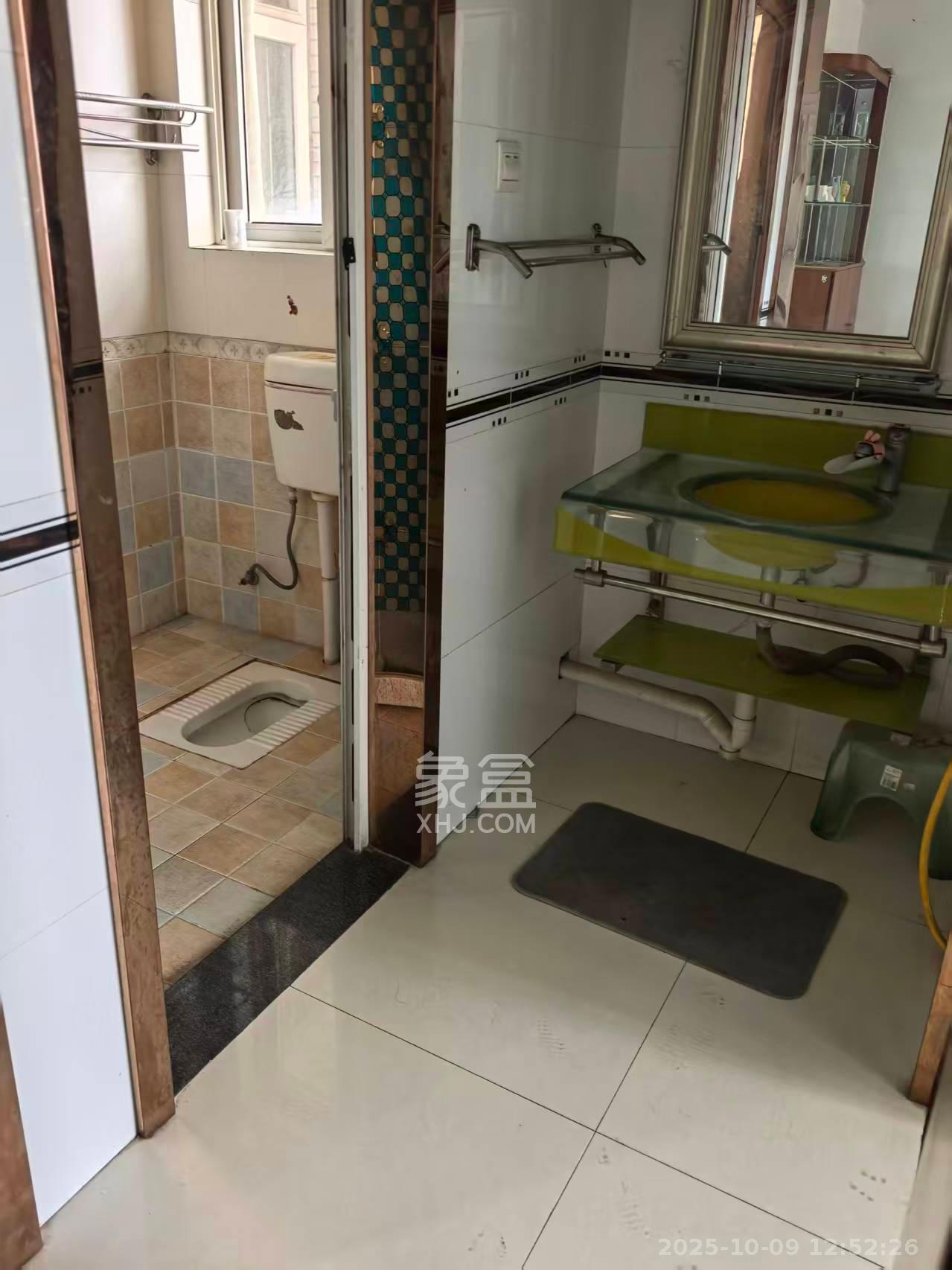 楚天家园  3室2厅2卫    1800.0元/月室内图