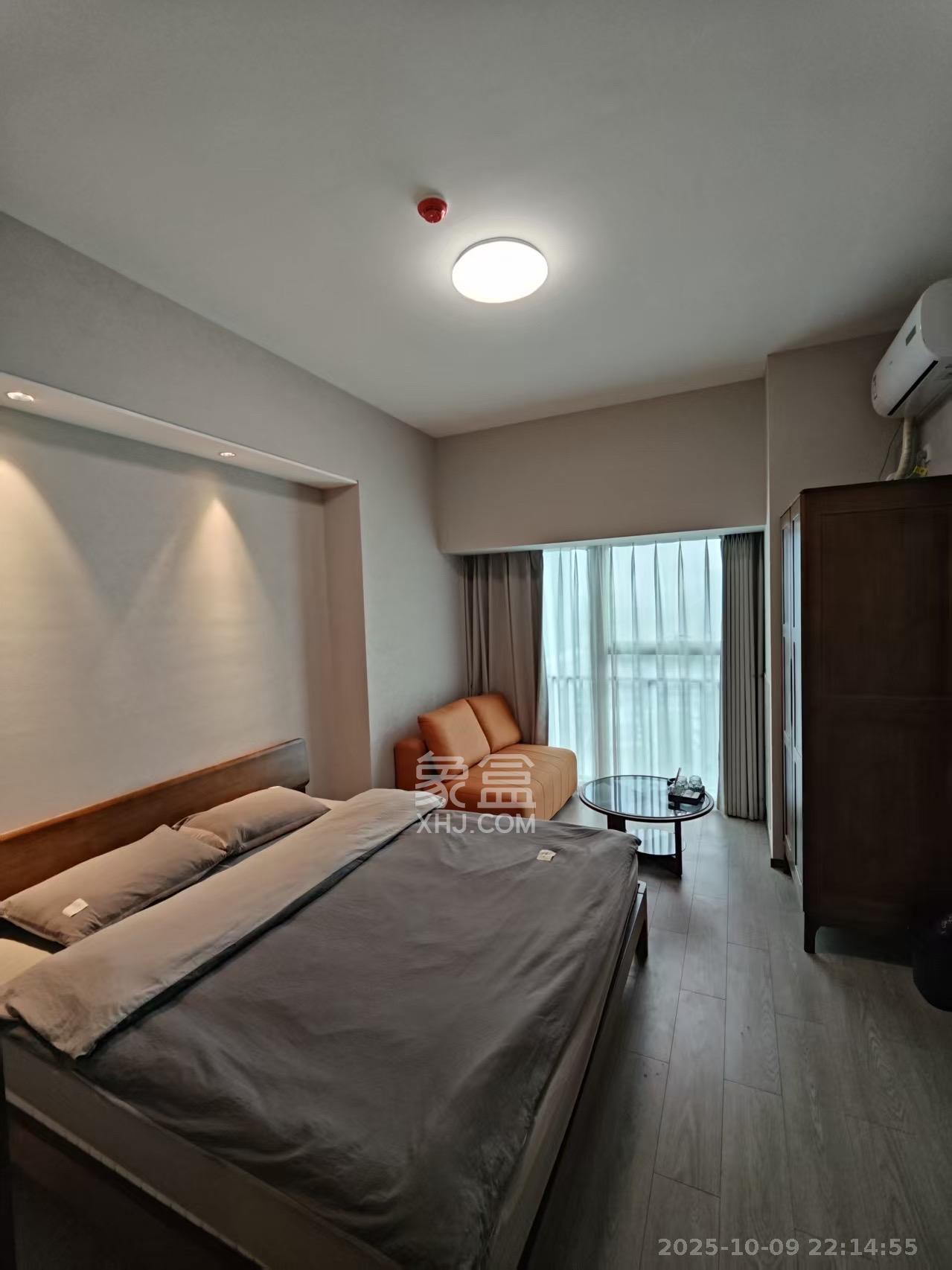 华润置地中心  1室0厅0卫    2000.0元/月 华润置地中心  1室0厅0卫    2000.0元/月