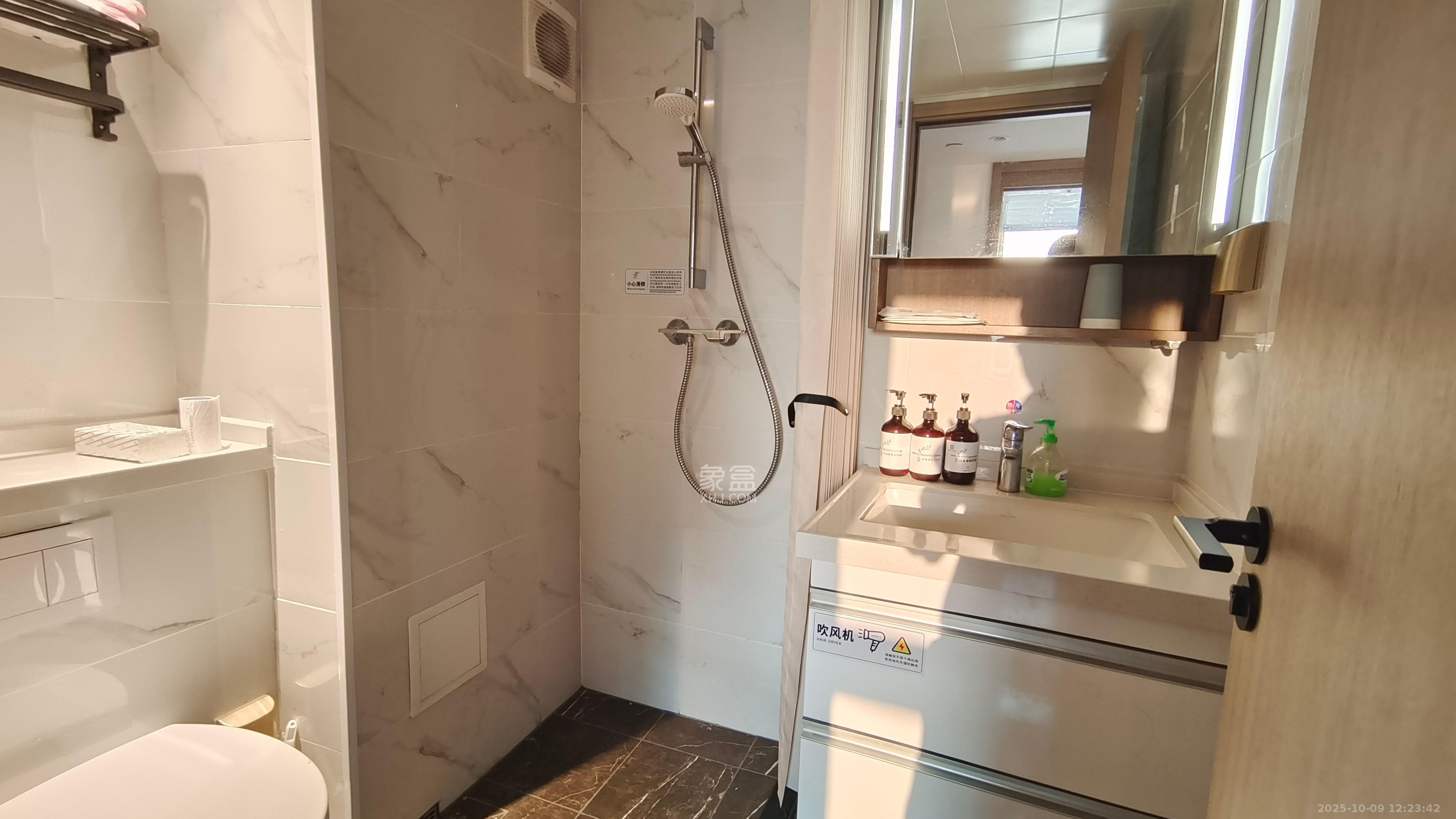 正荣梅溪紫阙台 3室2厅2卫 3800.0元/月 正荣梅溪紫阙台 3室2厅2卫 3800.0元/月室内图