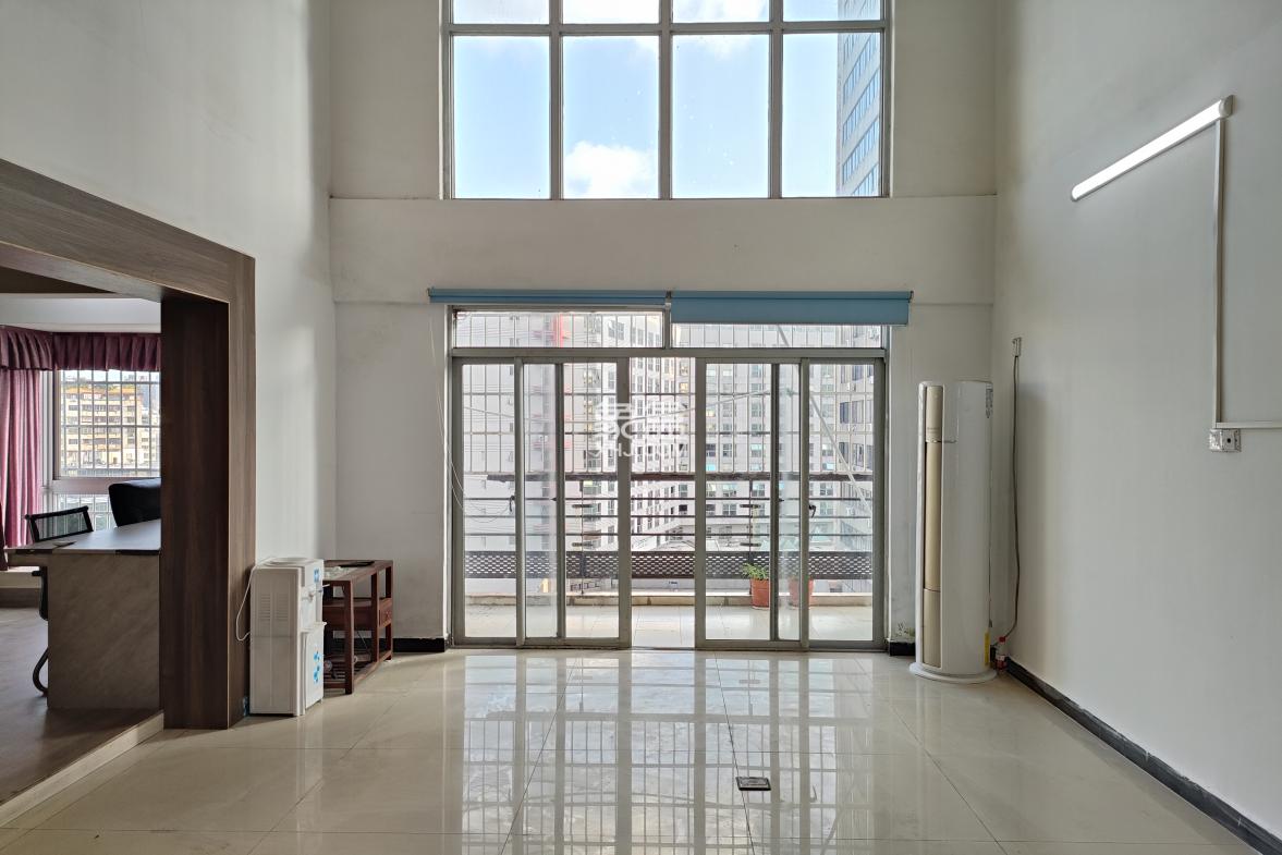 汇锦名城 5室2厅2卫 4800.0元/月 汇锦名城 5室2厅2卫 4800.0元/月室内图