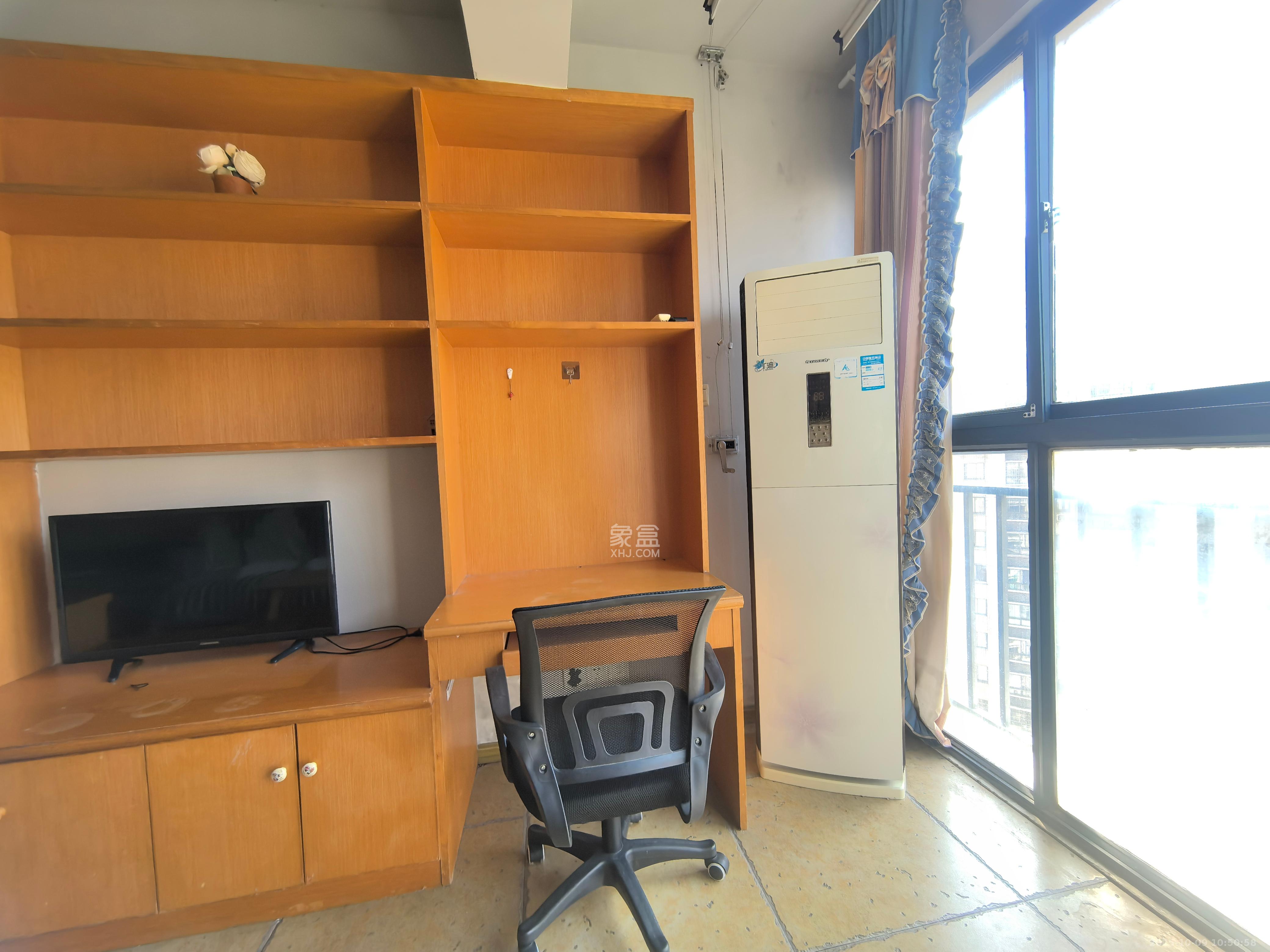 童话里  2室2厅1卫    1700.0元/月 童话里  2室2厅1卫    1700.0元/月室内图