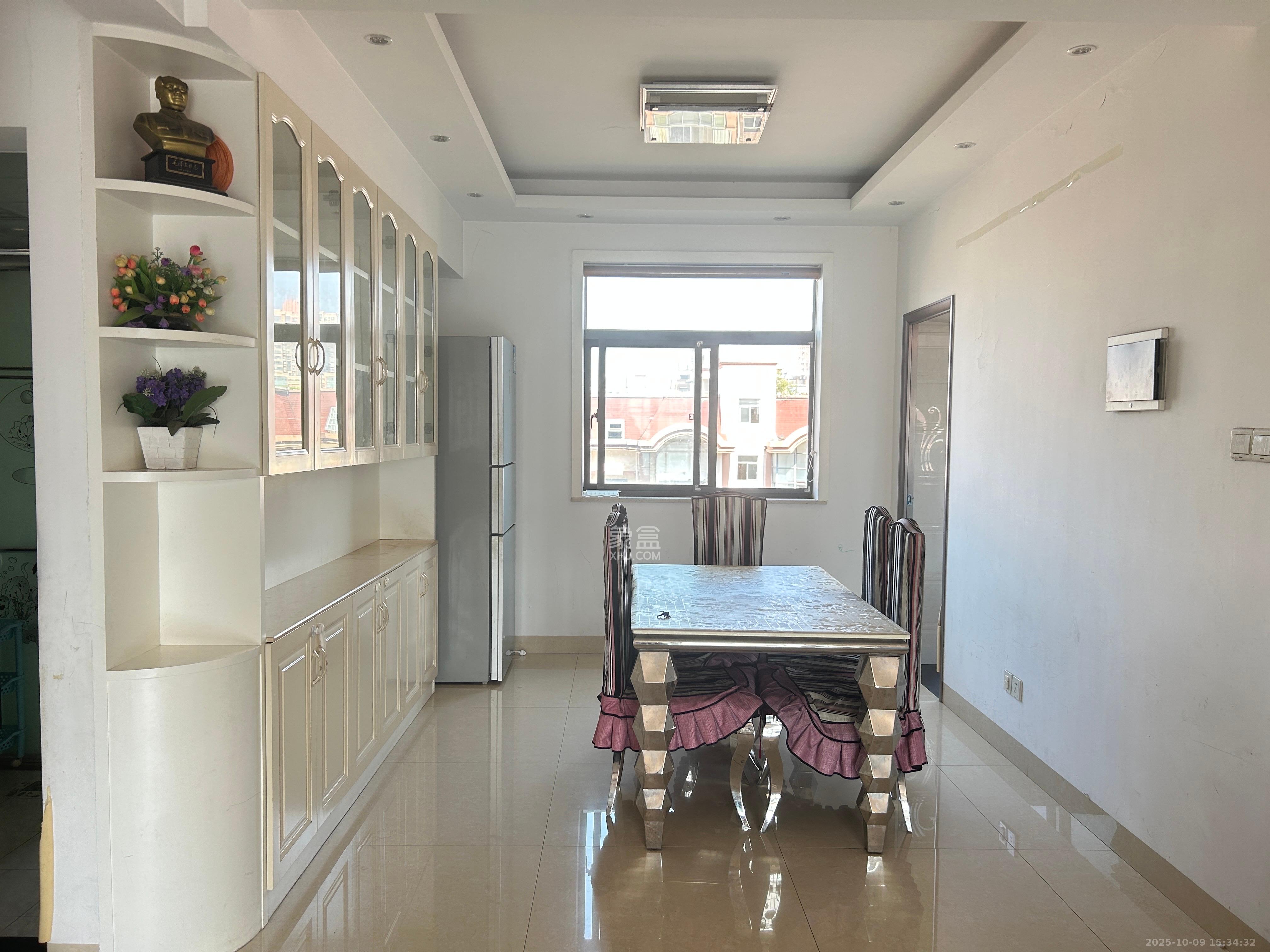 恒盛世家  3室1厅2卫    2000.0元/月室内图