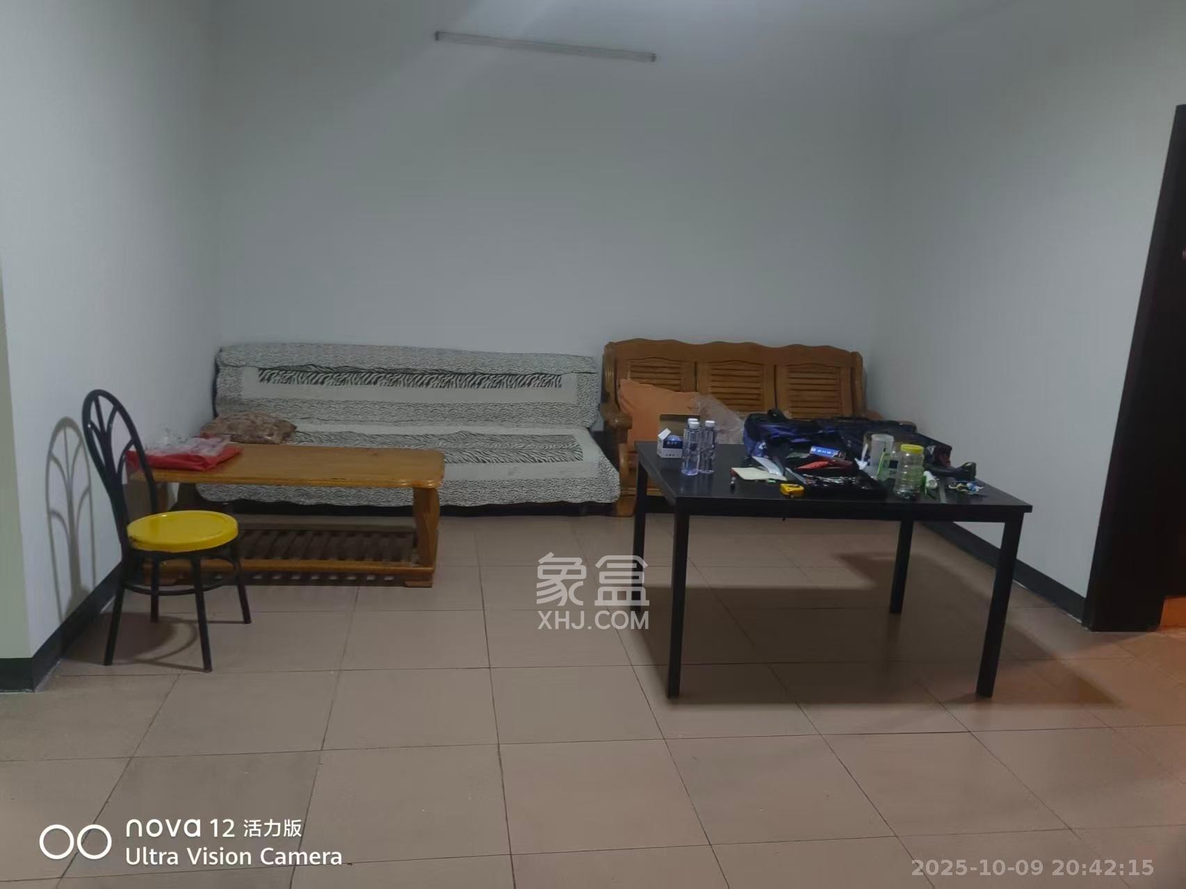 马王堆陶瓷建材新城  3室2厅1卫    1800.0元/月