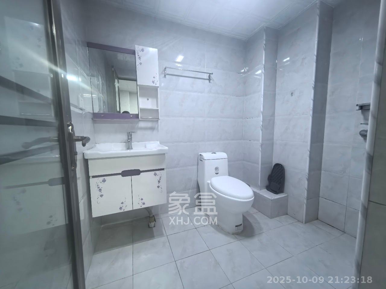 和庄  1室1厅1卫    1400.0元/月室内图