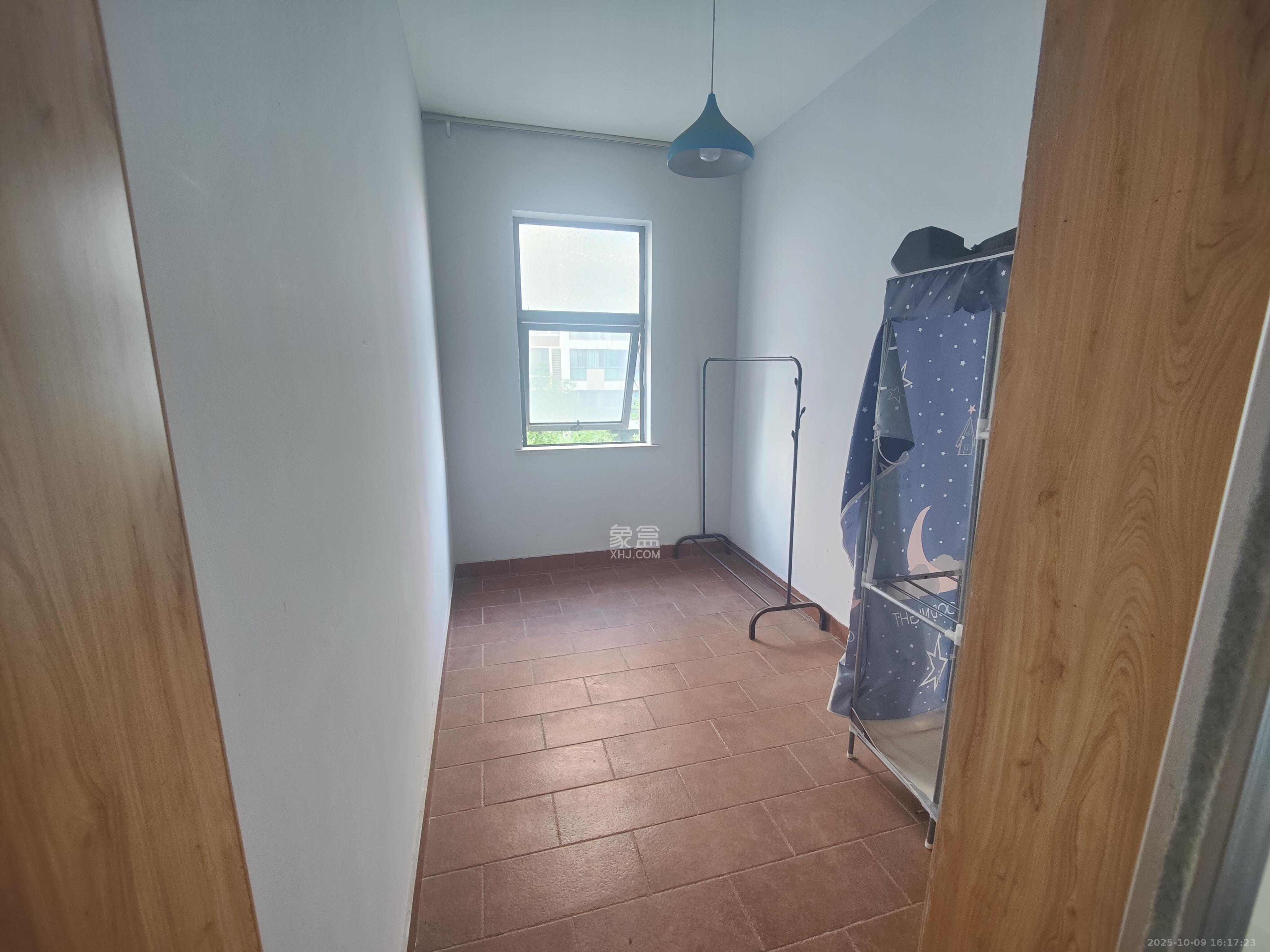 归心苑 5室2厅2卫 6000.0元/月 归心苑 5室2厅2卫 6000.0元/月室内图