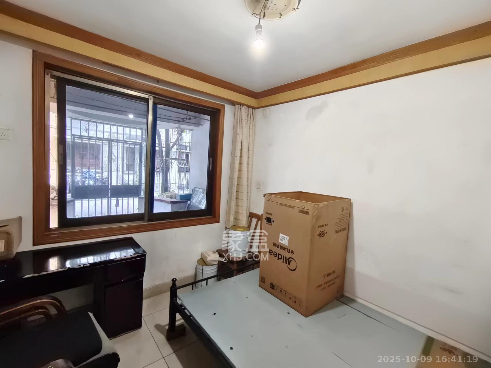 雅泰花园 3室2厅2卫 2200.0元/月 雅泰花园 3室2厅2卫 2200.0元/月室内图