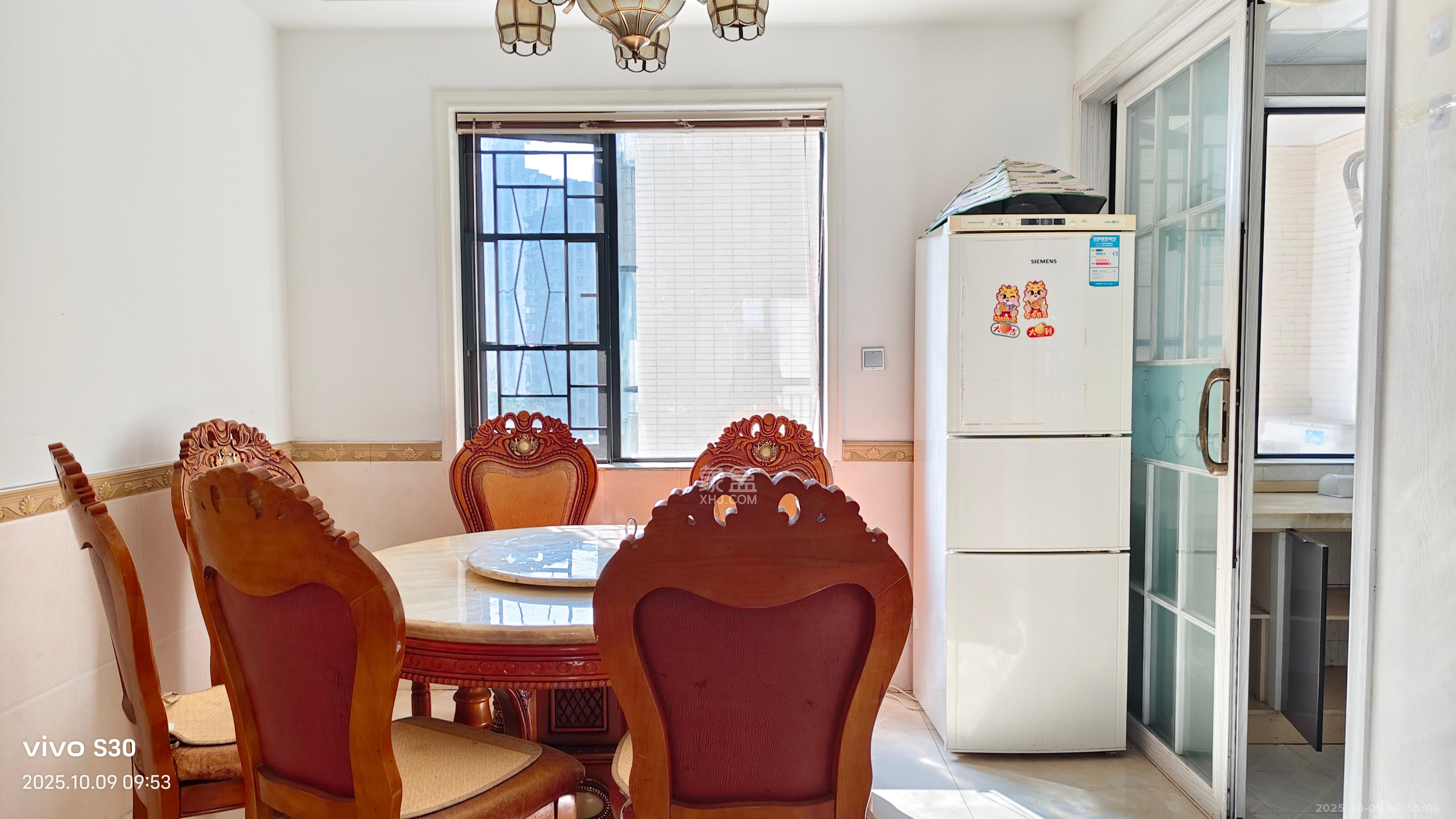 莱茵城  3室2厅2卫    2600.0元/月室内图