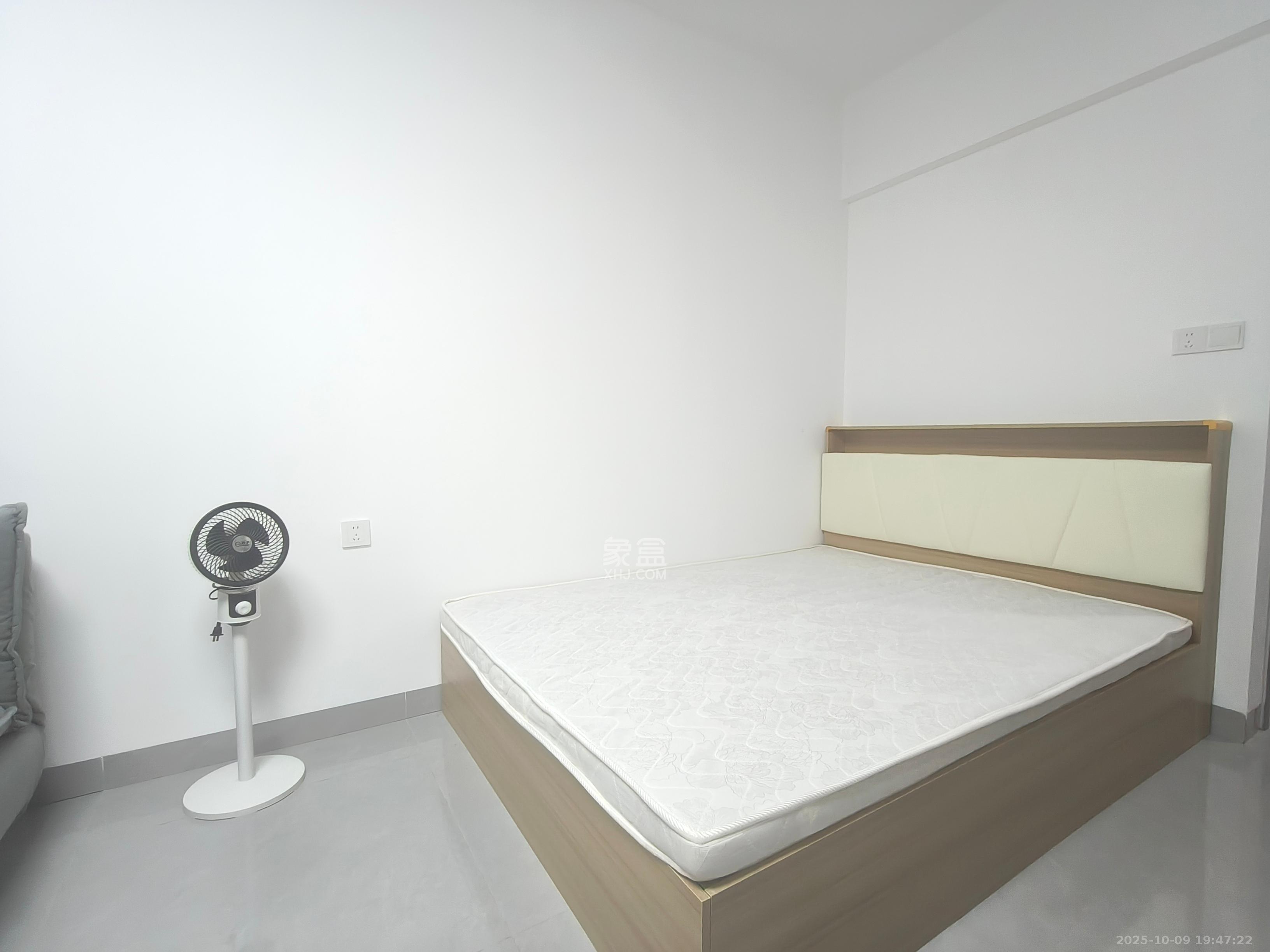 香颂国际  1室1厅1卫    1800.0元/月 香颂国际  1室1厅1卫    1800.0元/月室内图