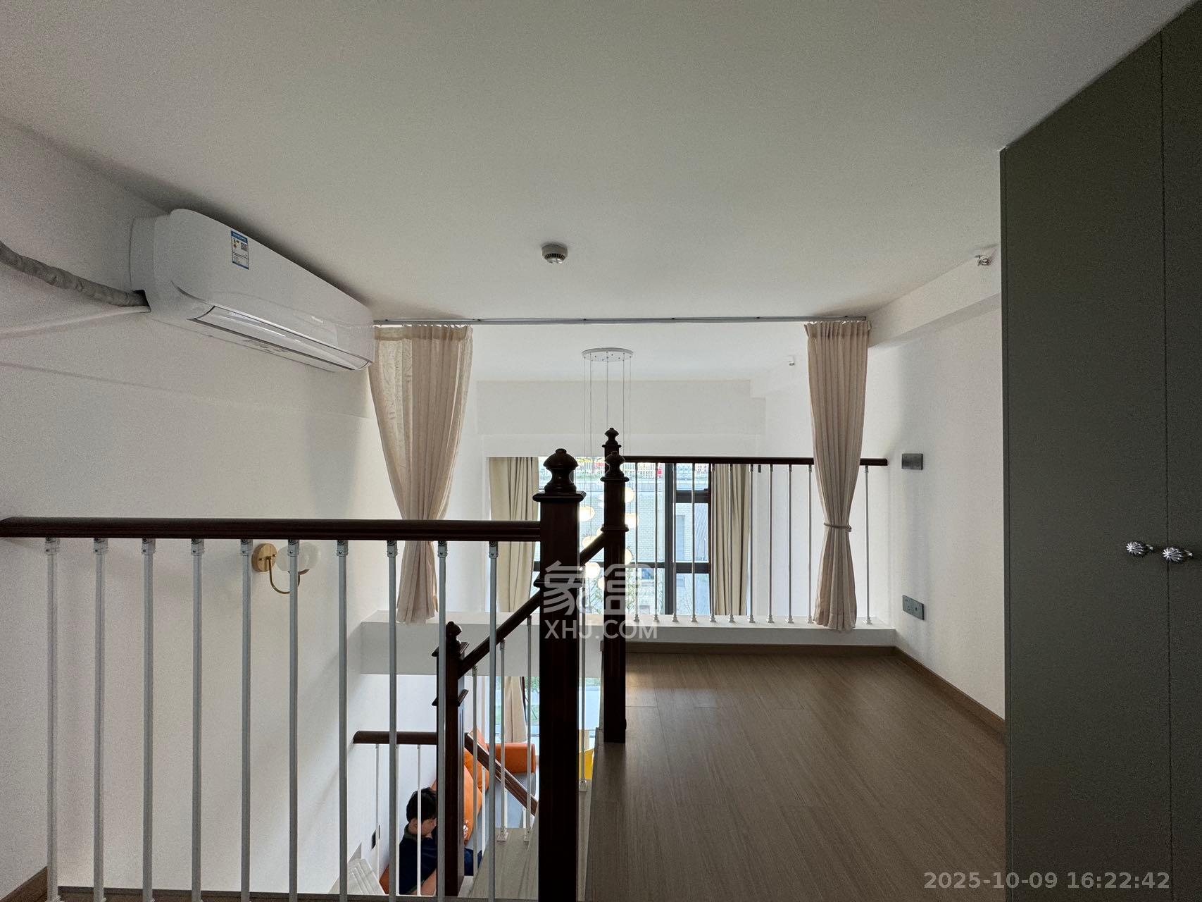 卓越中寰 2室1厅1卫 2700.0元/月 卓越中寰 2室1厅1卫 2700.0元/月室内图