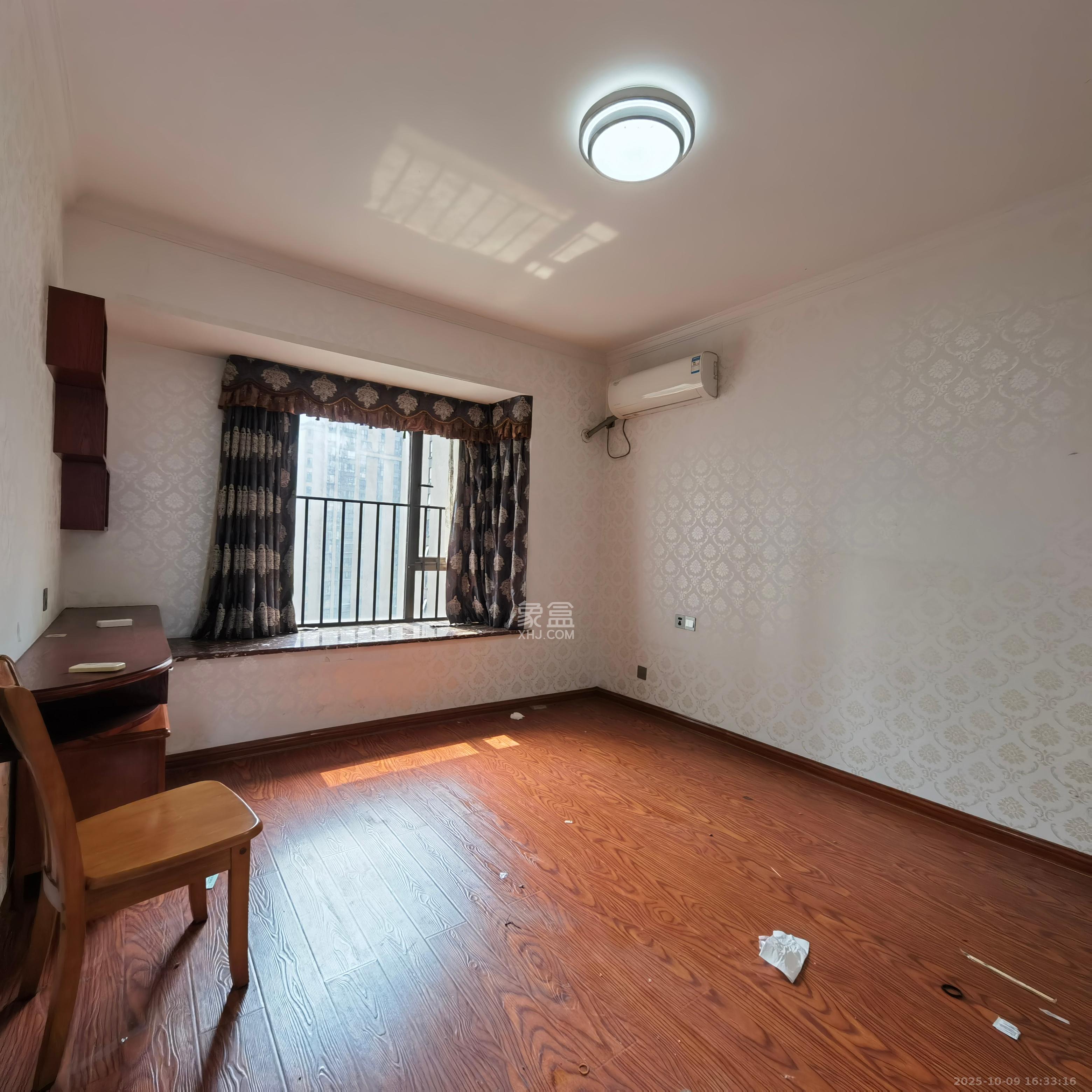 华润凤凰城三期 3室2厅2卫 2600.0元/月 华润凤凰城三期 3室2厅2卫 2600.0元/月室内图