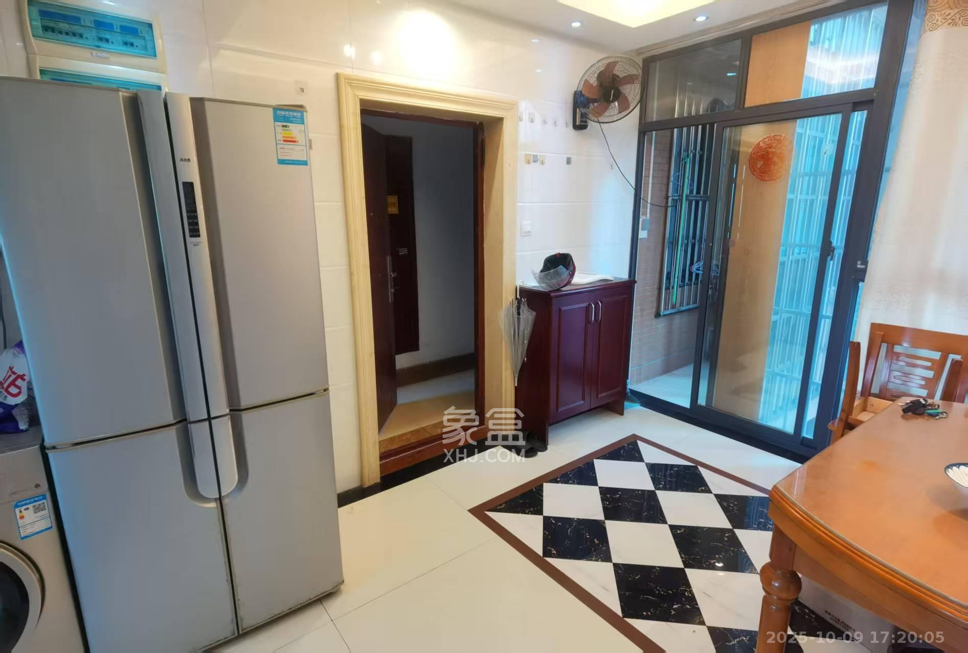 湘府十城(汇财御景湾新寓,汇财国际)  4室2厅3卫    2300.0元/月 湘府十城(汇财御景湾新寓,汇财国际)  4室2厅3卫    2300.0元/月室内图