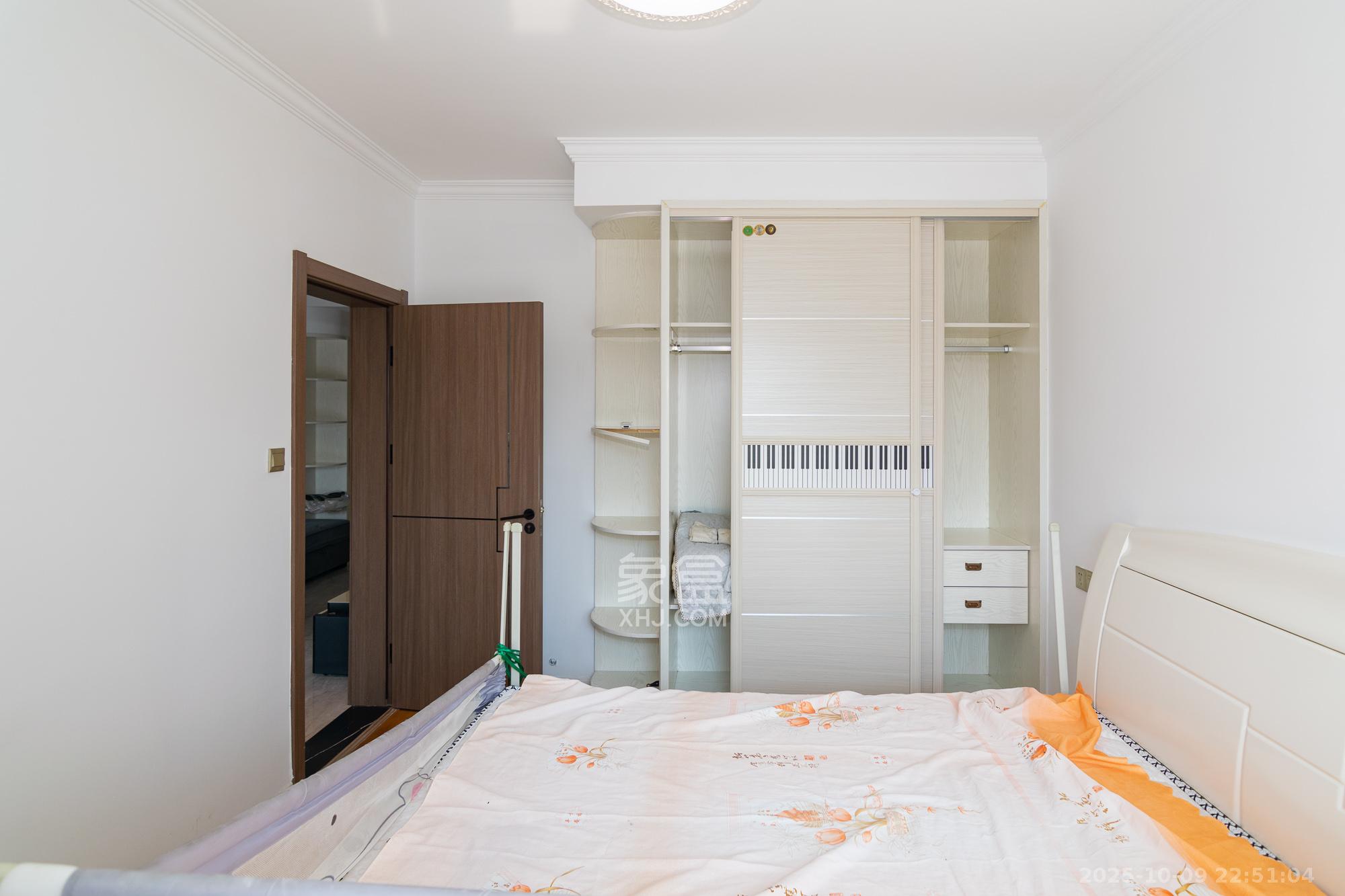 金地三千府（金地湖山樾、金地自在城）  3室2厅1卫    58.0万卧室