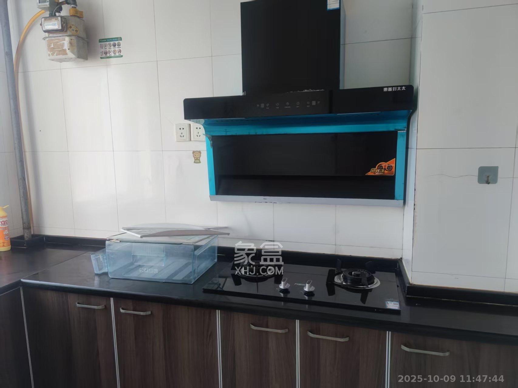 未来现代城  3室1厅1卫    1800.0元/月 未来现代城  3室1厅1卫    1800.0元/月